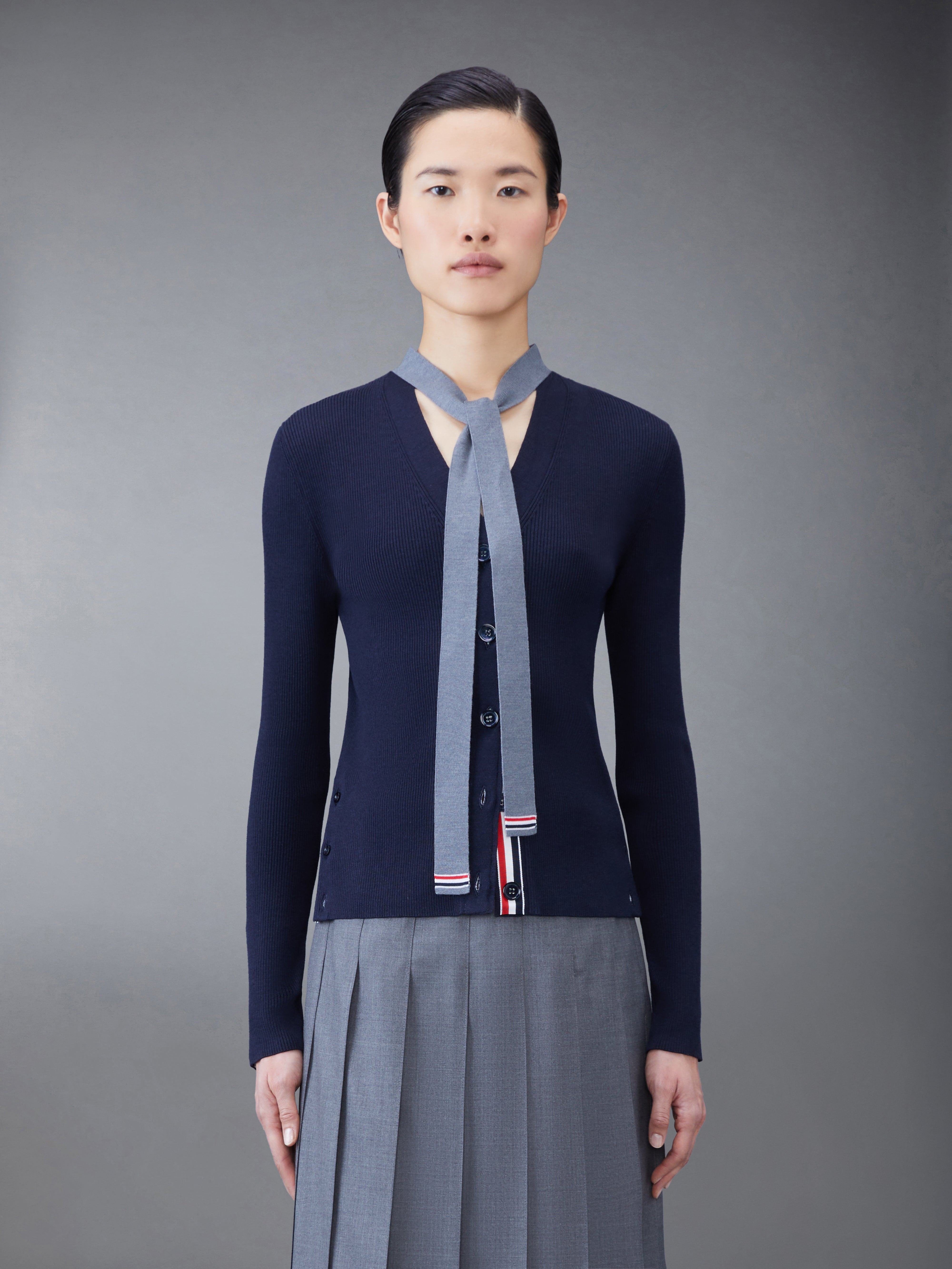 ウールシルクリブストライプネクタイVネックカーディガン | Thom Browne