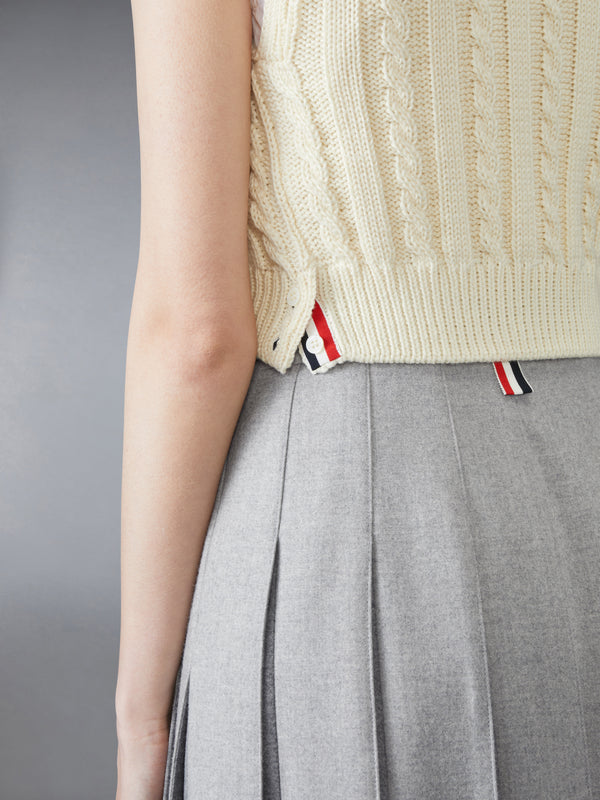 CLASSIC CABLE 4-BAR V NECK VEST - image 4