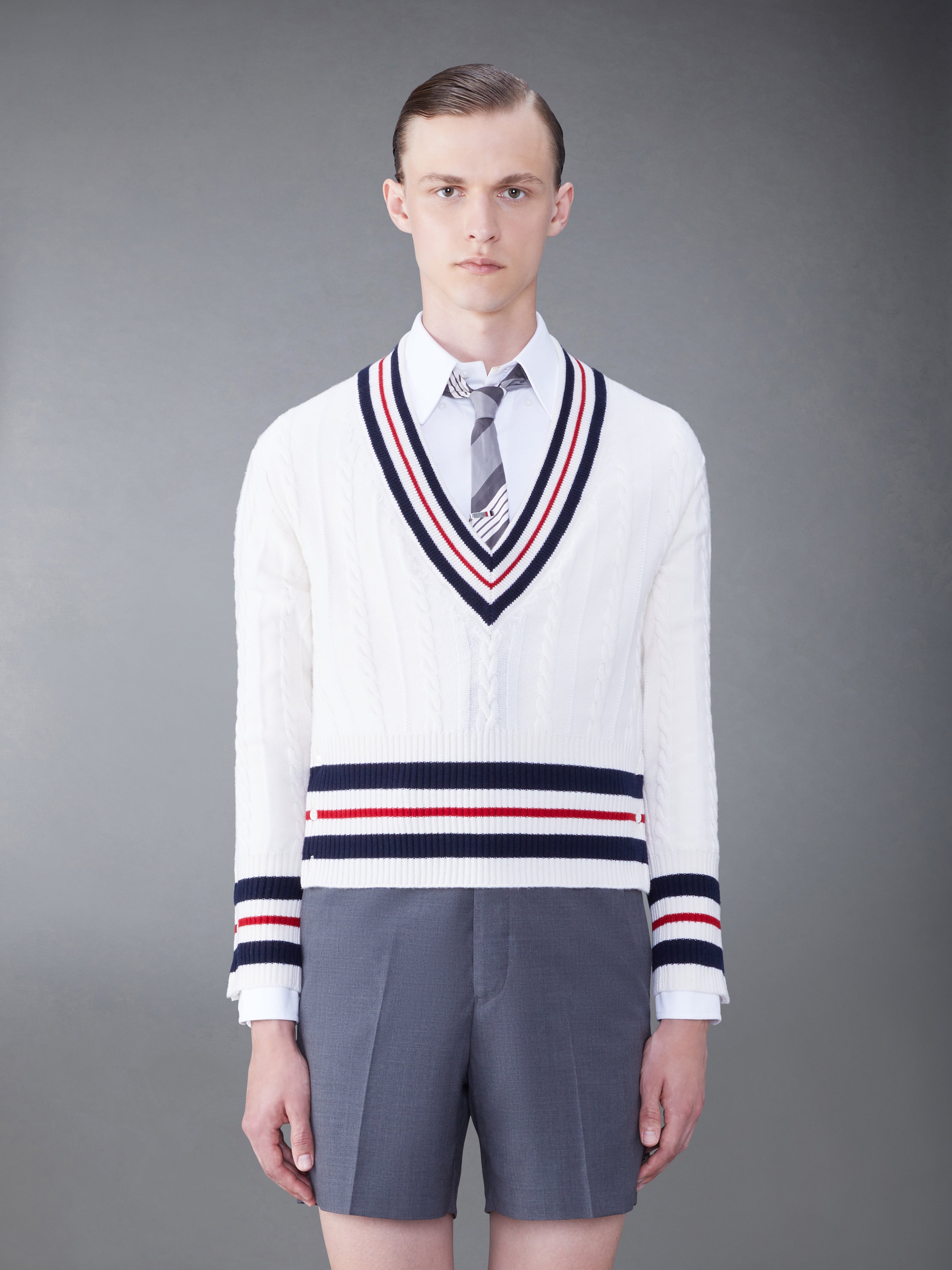 クリスマスツリー特価！ Cable Cashmere Classic Browne Thom | Pullover Neck V トップス