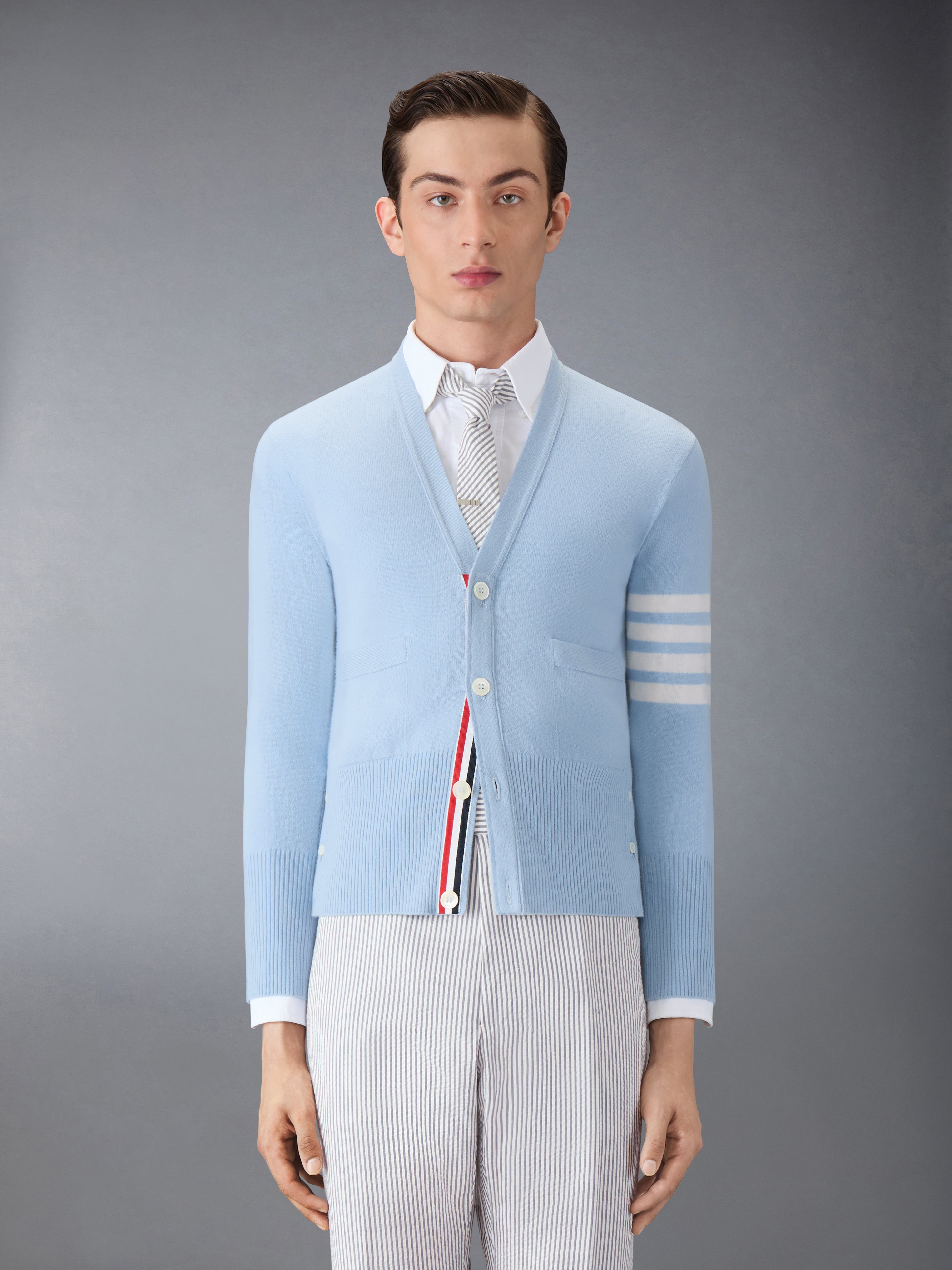 クラシック カシミヤ 4-BAR Vネック カーディガン | Thom Browne