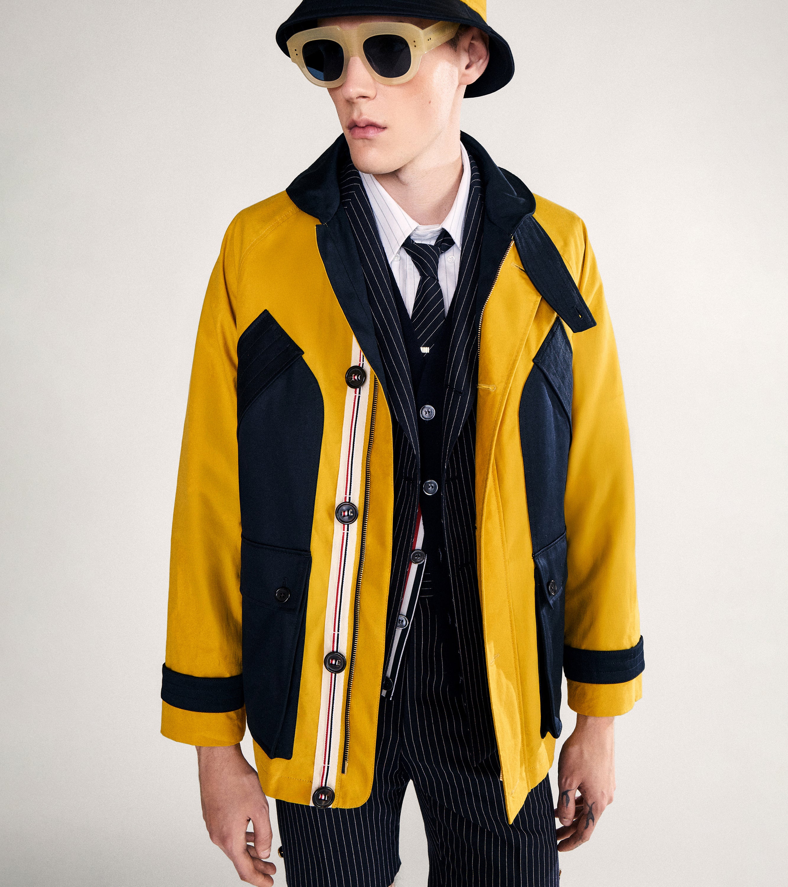 【美品】Thom Browne ピーコート A30_HO224KY106_c06_a001.jpg