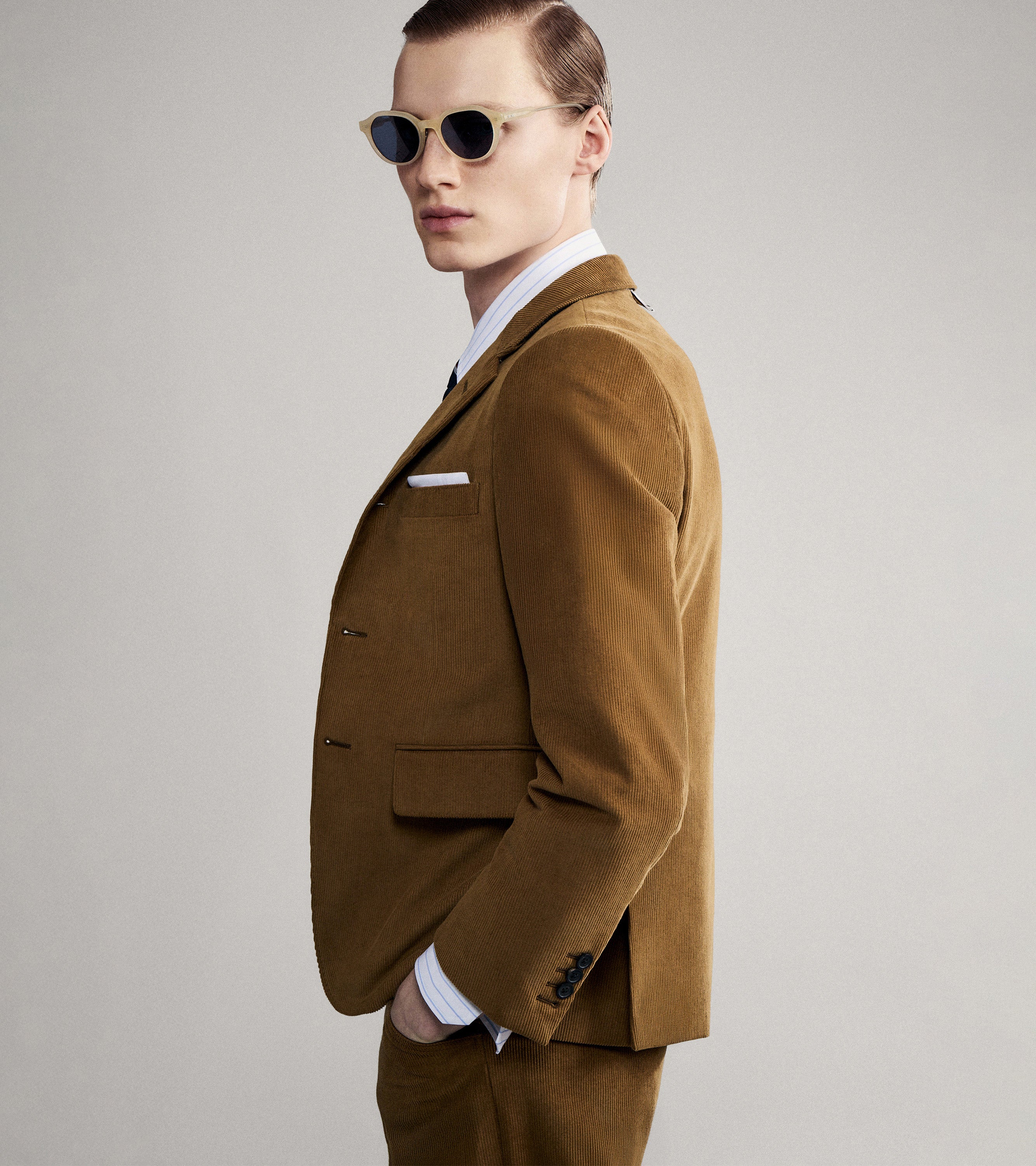 THOM BROWNE トムブラウン ストライプ ジャケットとパンツ セット THOM BROWNE トムブラウン ストライプ ジャケットとパンツ