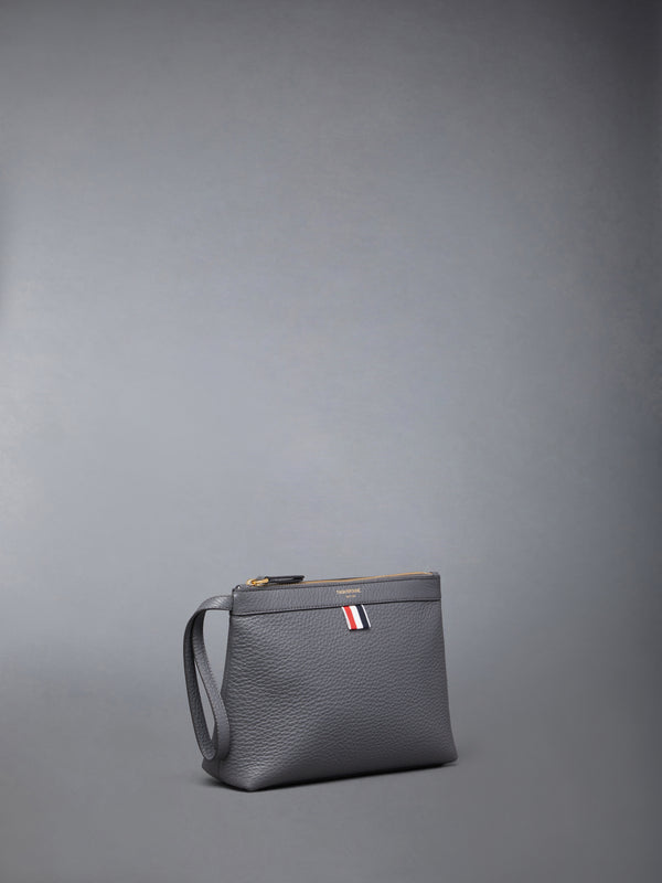 SOFT PEBBLE GRAIN TOILETRY CASE - image 2