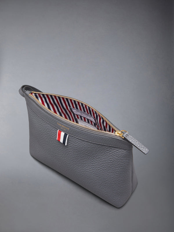 SOFT PEBBLE GRAIN TOILETRY CASE - image 5