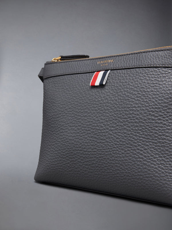 SOFT PEBBLE GRAIN TOILETRY CASE - image 6