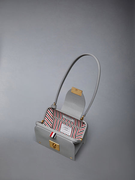 PEBBLE GRAIN MRS. THOM TRIANGLE BAG LT GREY