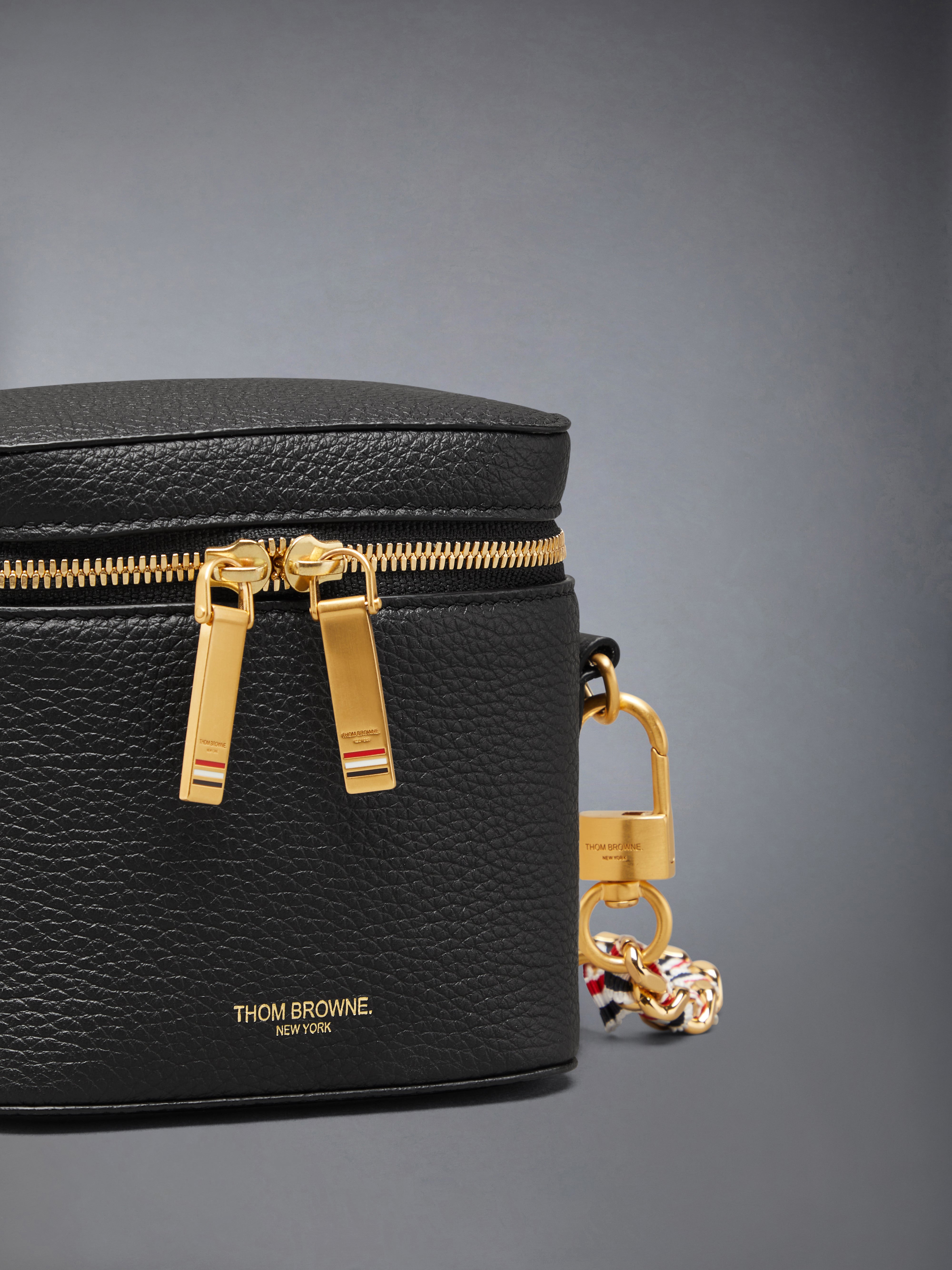 Box Pouch In Soft Pebble Grain Leather | Thom Browne