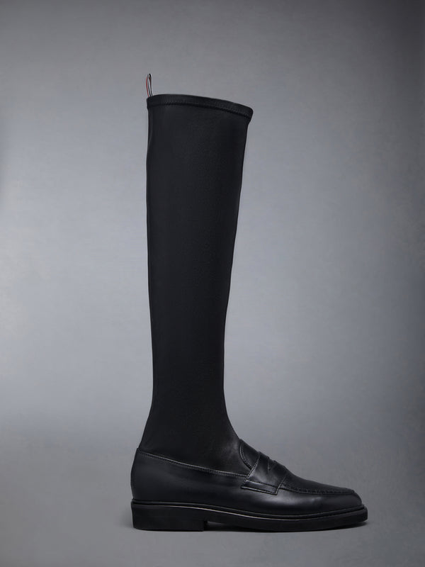 ストレッチ ヴィテッロ カーフ マイクロソール ニーハイ ペニーローファーブーツ - featured image