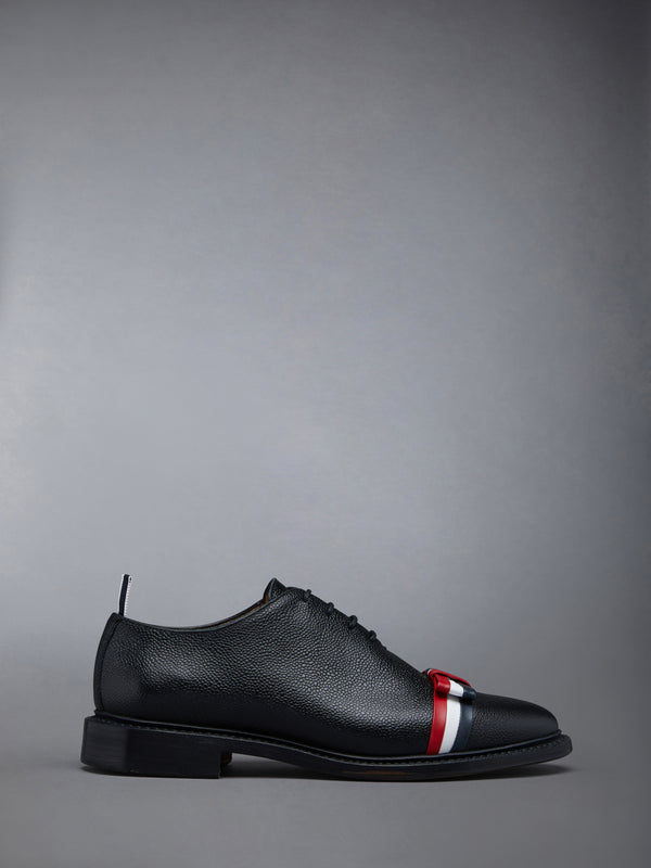 PEBBLE GRAIN BOW WHOLECUT SHOE - featured image