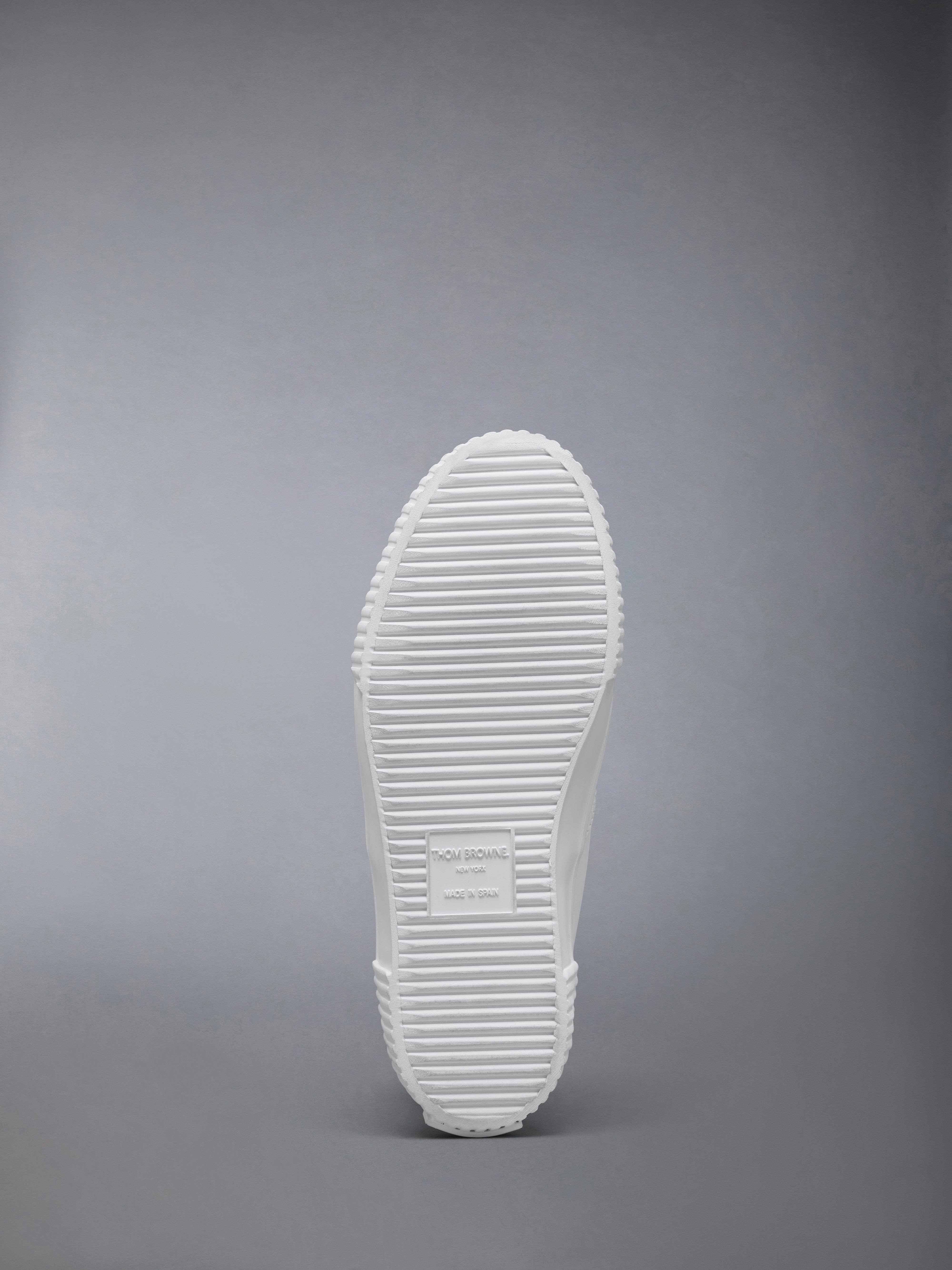 ★超特価★THOM BROWNE★ ビテッロ スニーカー FFD120B05584100 Vitello Calf Leather High Top Heritage Sneakers | Thom Browne