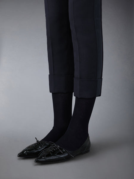 特許取得の尖ったウィングチップバレリーナ 黒