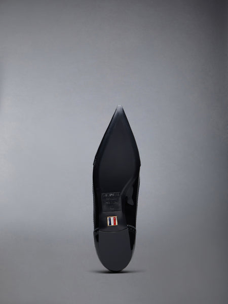 特許取得の尖ったウィングチップバレリーナ 黒