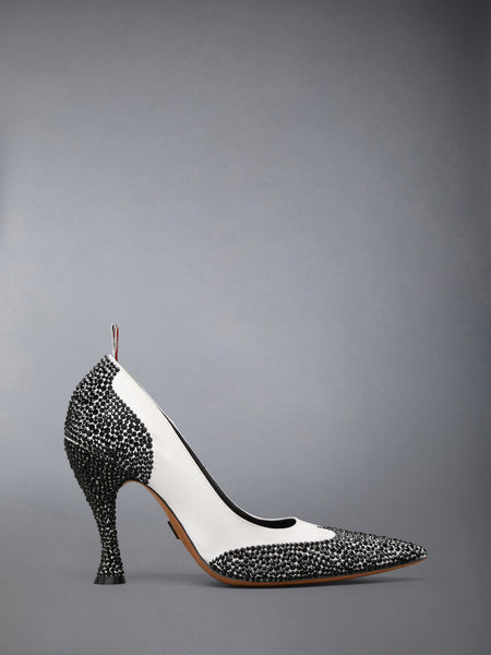 CRYSTAL STRASS WINGTIP PUMP 105MM BLK/WHT