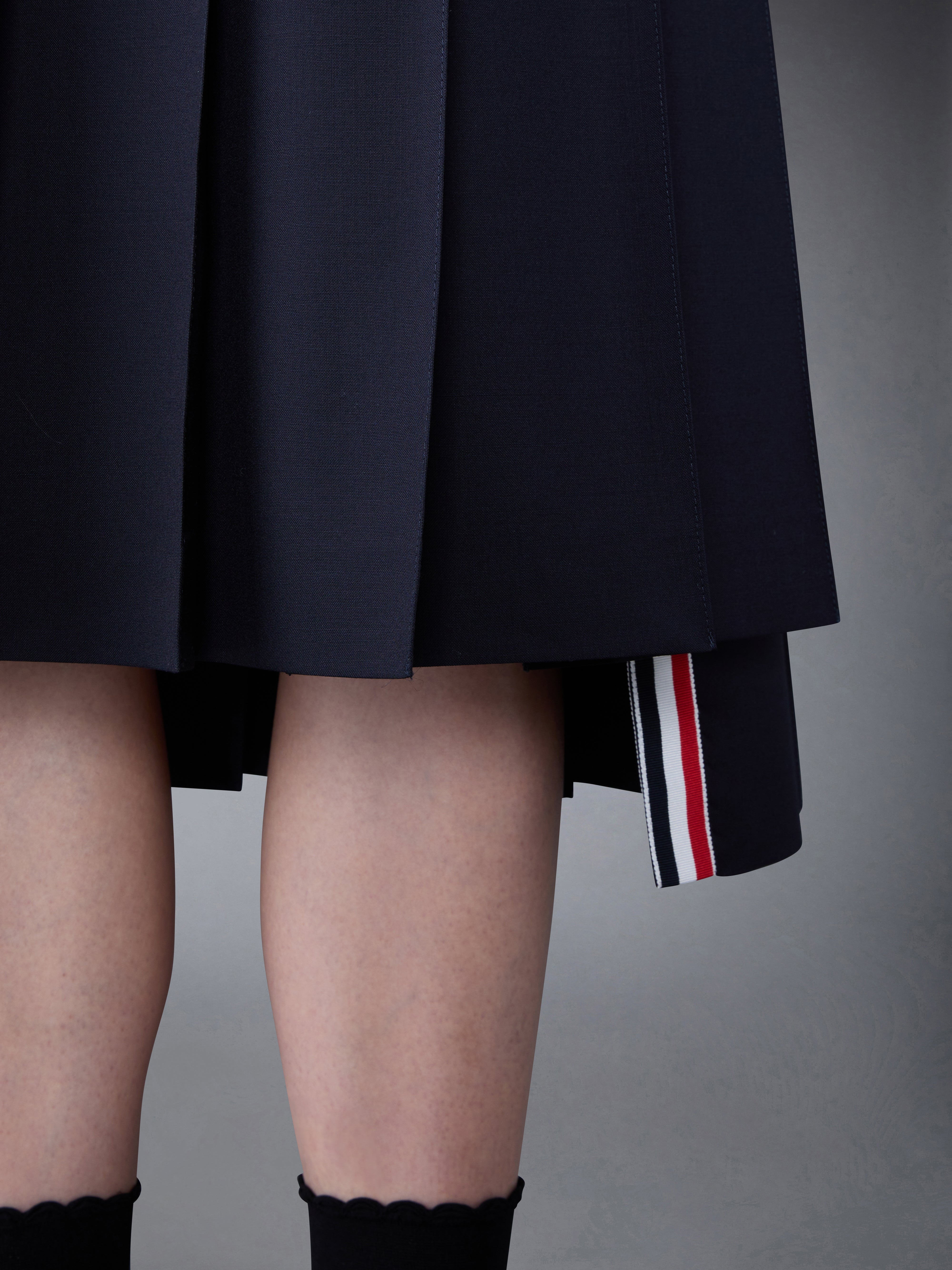 【送料&関税込】Thom Browne Thigh Length Dropped Back Pleate Thom Browne Dropped Back Mini Pleated Skirt | Blue | FARFETCH