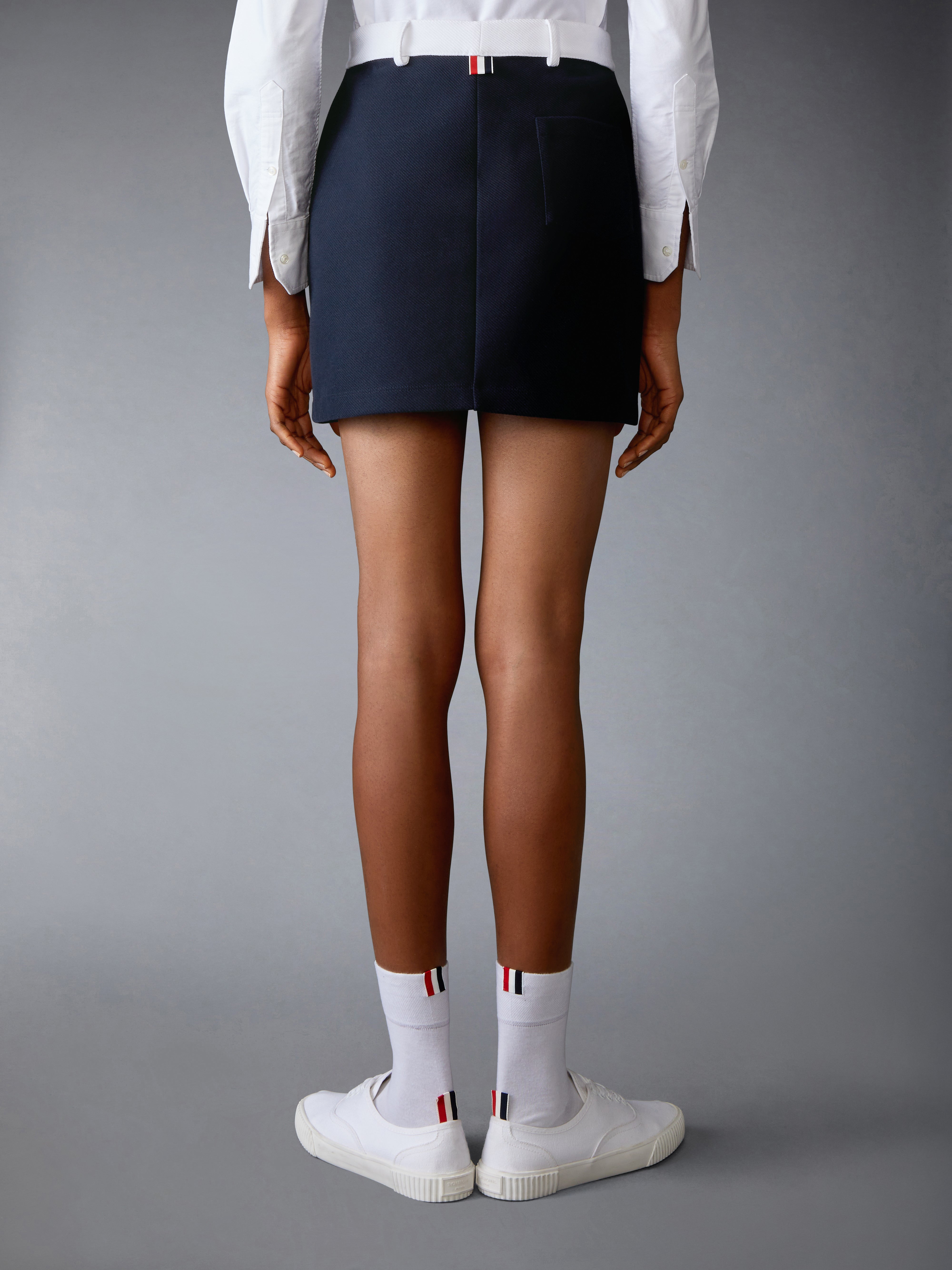 Thom Browne｜SKIRTS (FJK137A J0042 035) Belt Loop Mini Skirt W/ Contrast Waistband In Tech Twill