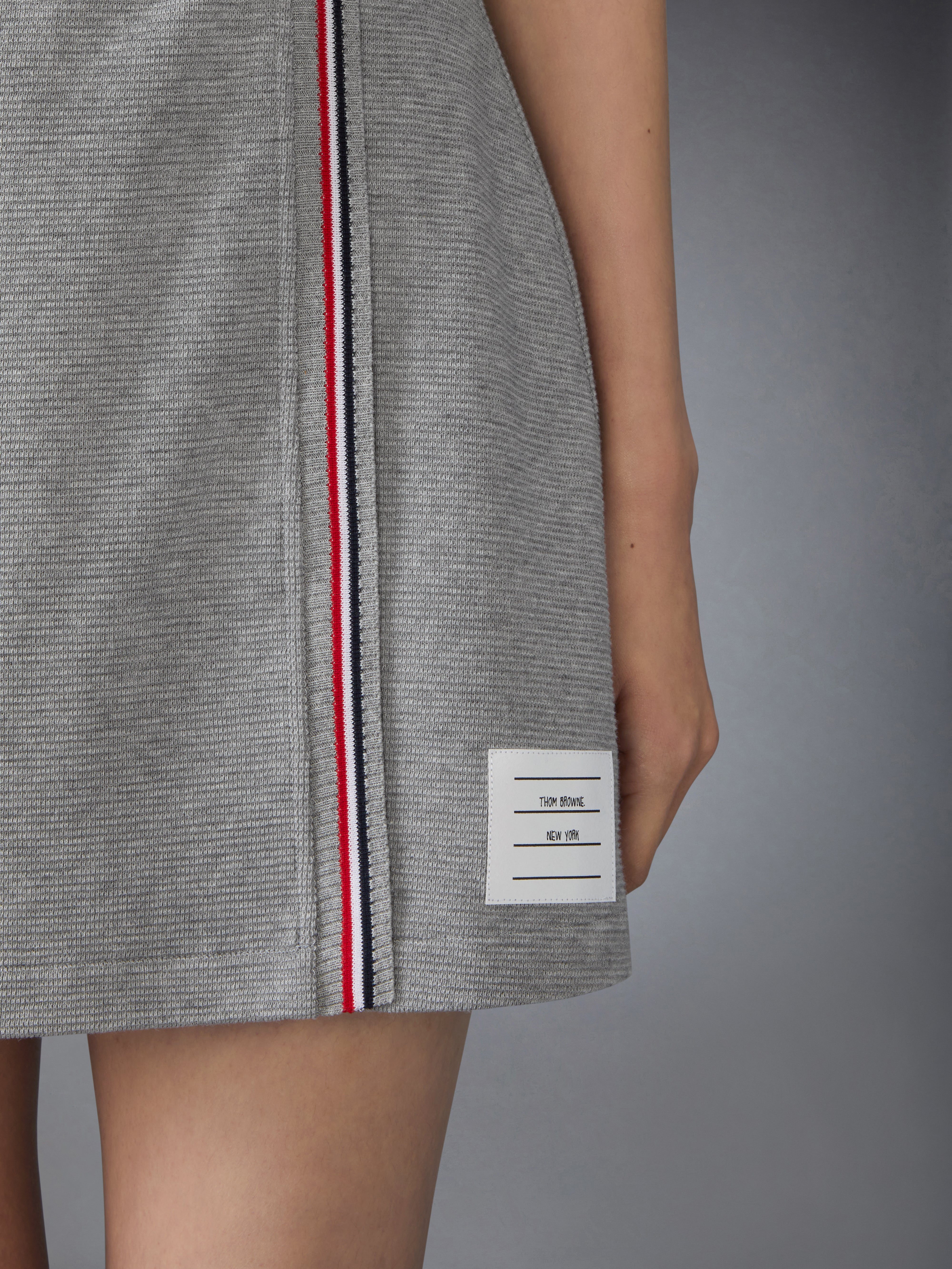 ミニスカート THOM BROWNE Cotton Waffle Mini Wrap Skirt FJK141A J0216 055 Cotton Waffle Mini Wrap Skirt | Thom Browne