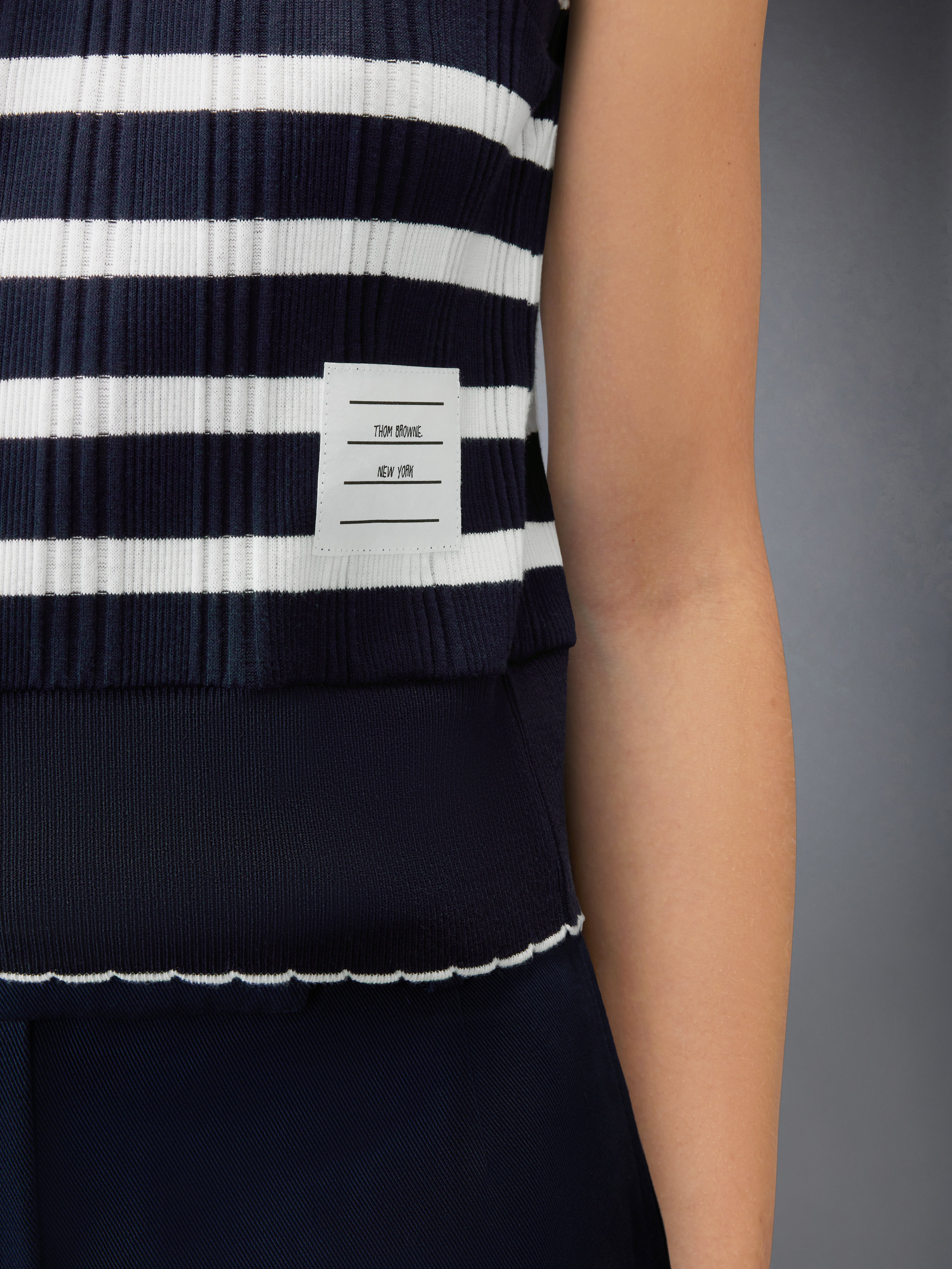 ストライプ スカラップ エッジ ノースリーブ ポロシャツ | Thom Browne