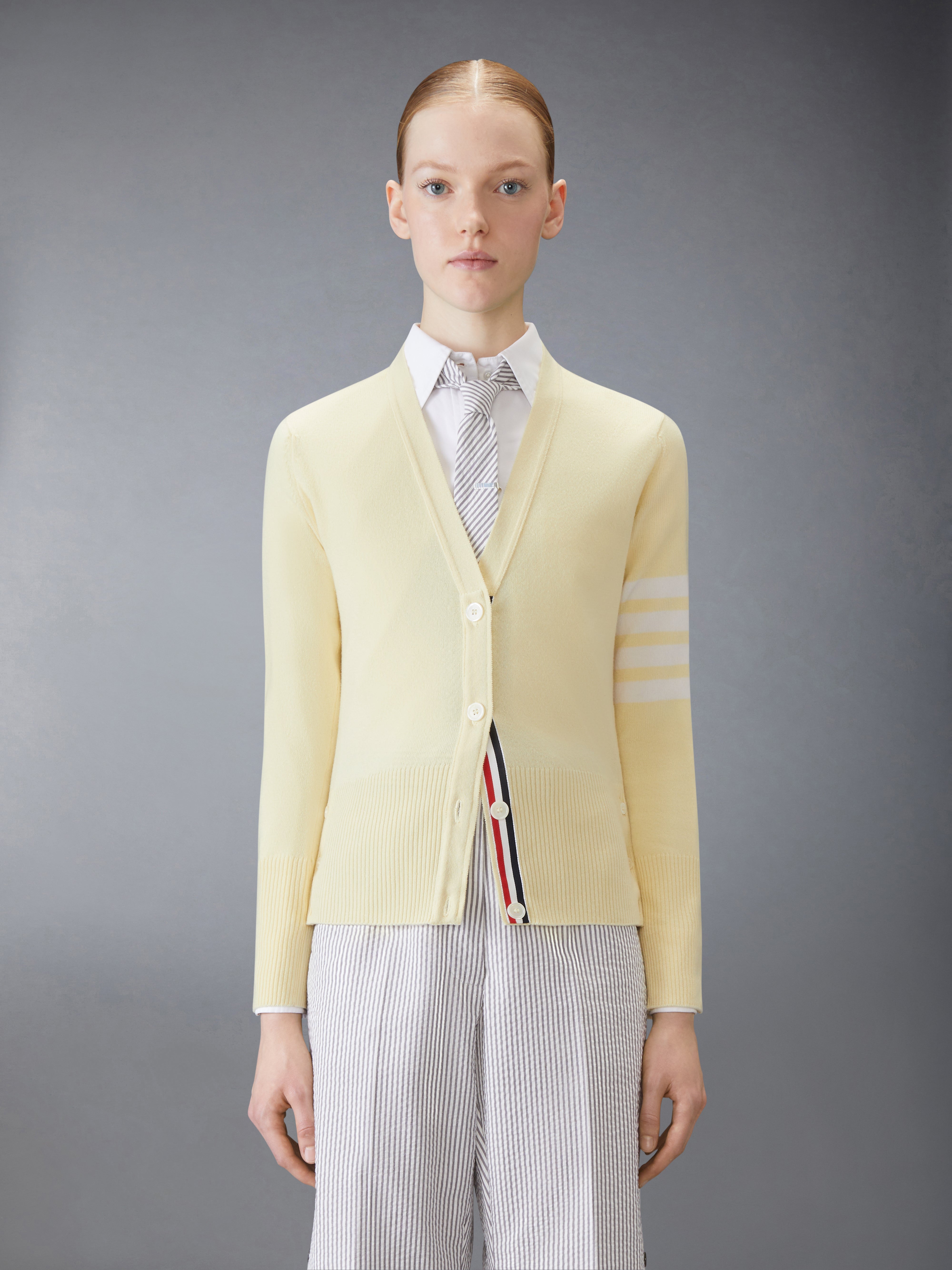 THOM BROWNE Vネックカーディガン カシミア クラシック カシミヤ 4-BAR Vネック カーディガン | Thom Browne