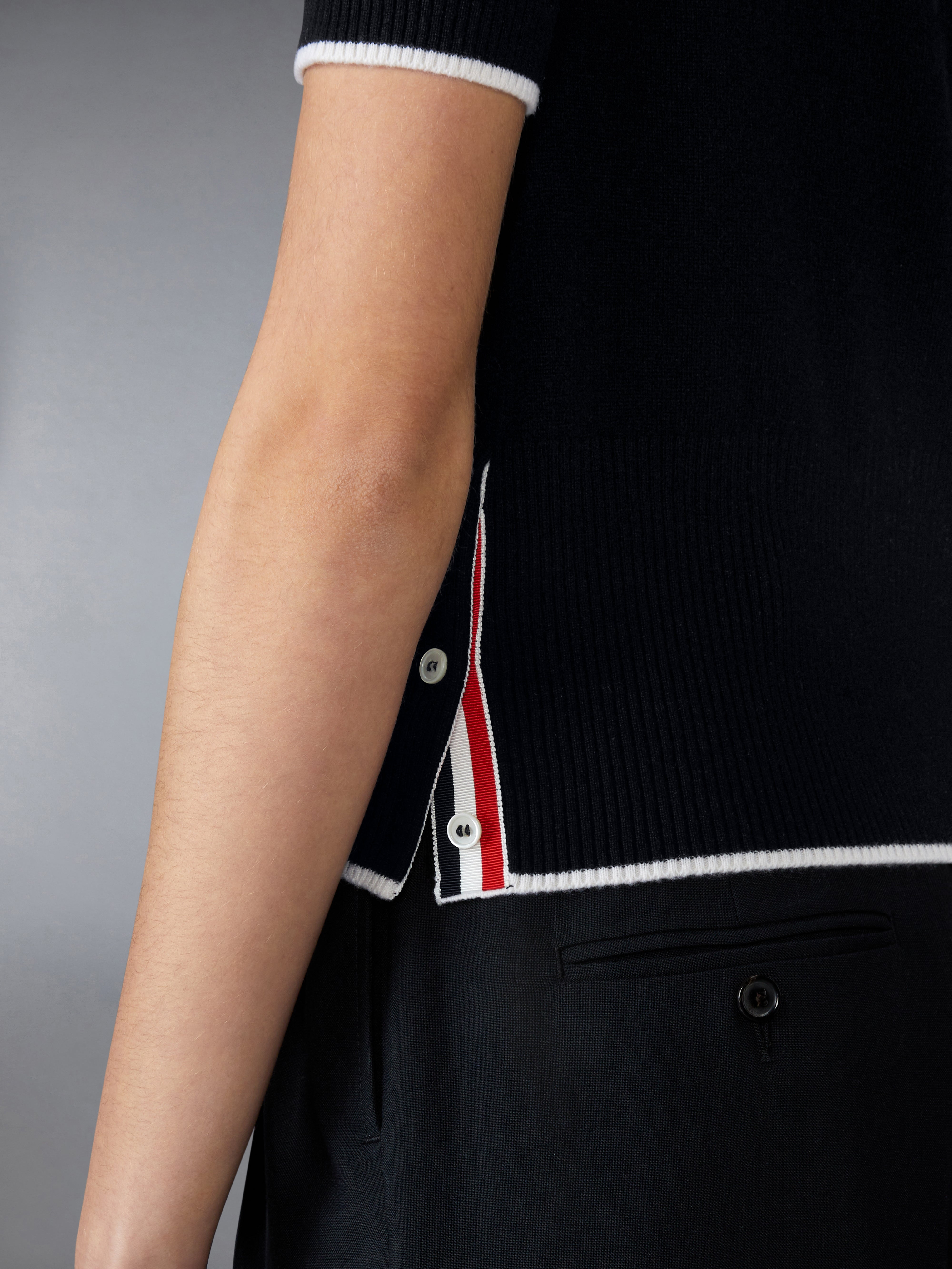 ★THOM BROWNE★ジャージーステッチ 半袖 ポロ ジャージー ステッチ カシミヤ ポロシャツ | Thom Browne