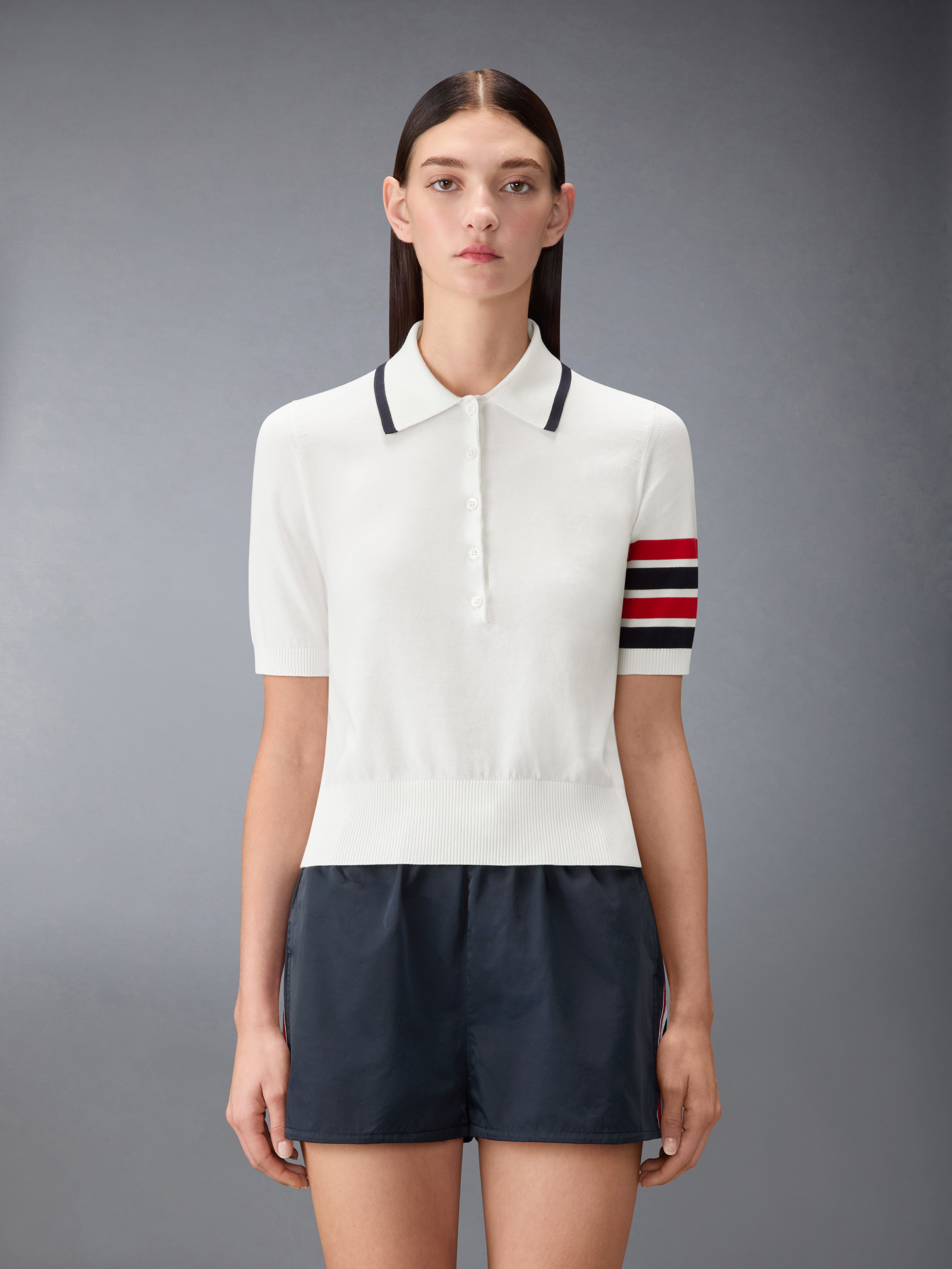 THOM BROWNE ホワイト ポロシャツ THOM BROWNE(トムブラウン)｜<公式> RUGBY FIT SHORT SLEEVE POLO