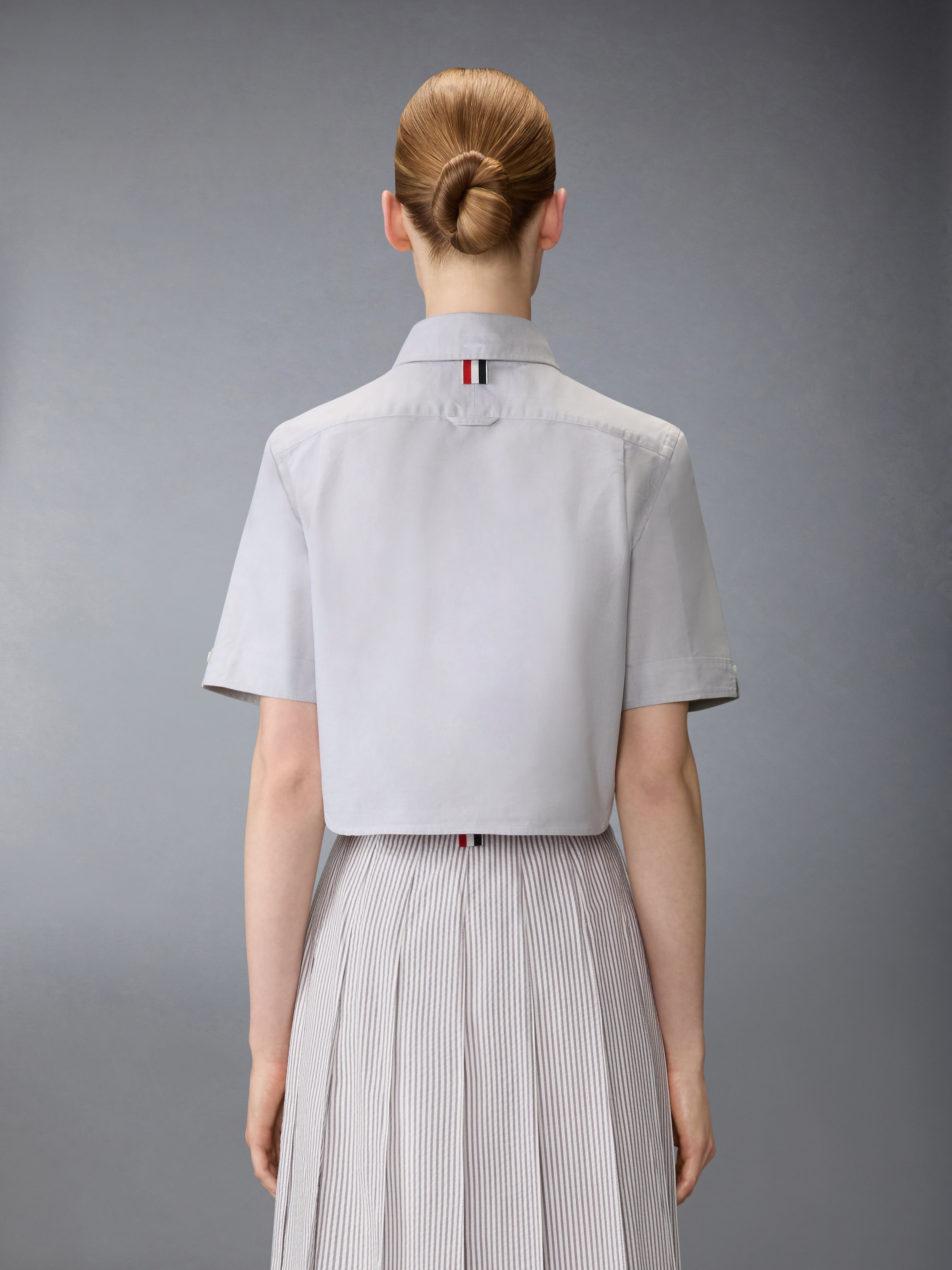 Tシャツ・カットソー THOM BROWNE FW25 Cropped shirt (FLL205A03113 100) Poplin Cropped Short Sleeve Shirt | Thom Browne