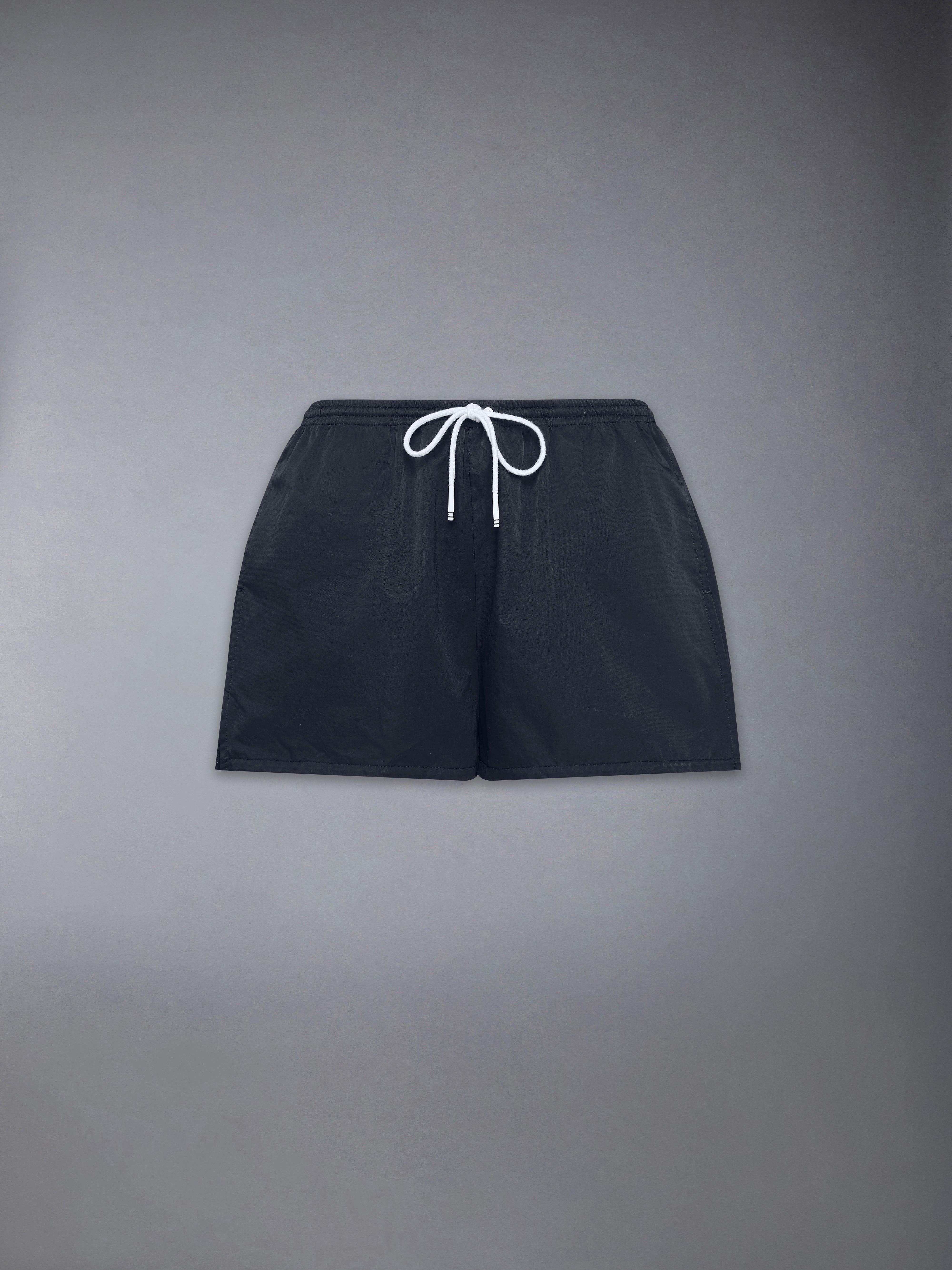 THOM BROWNE ブラックショートパンツ S スイムウェア　サウナ着 ナイロンテック トラック ショートパンツ | Thom Browne
