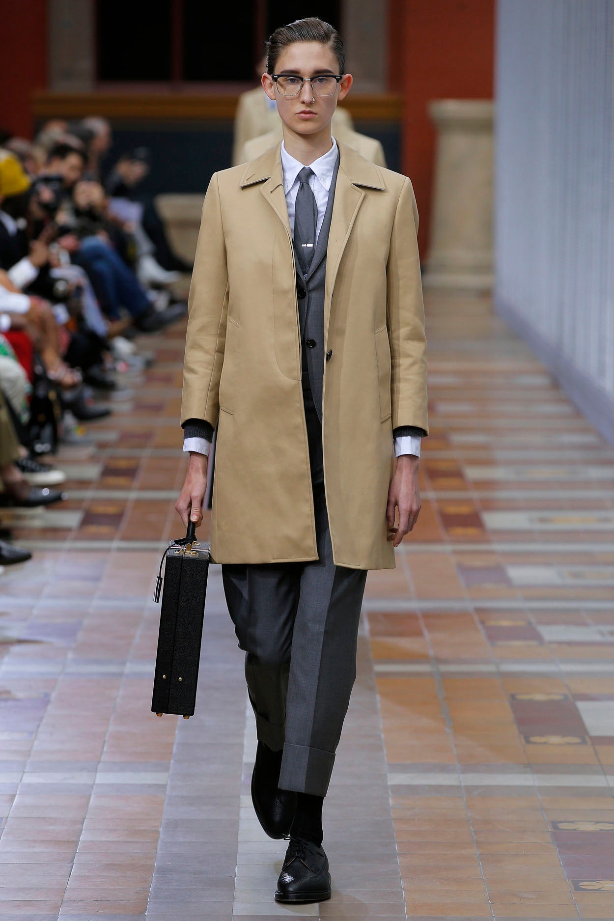 WOMENS FW 2019 RUNWAY - LOOK 7