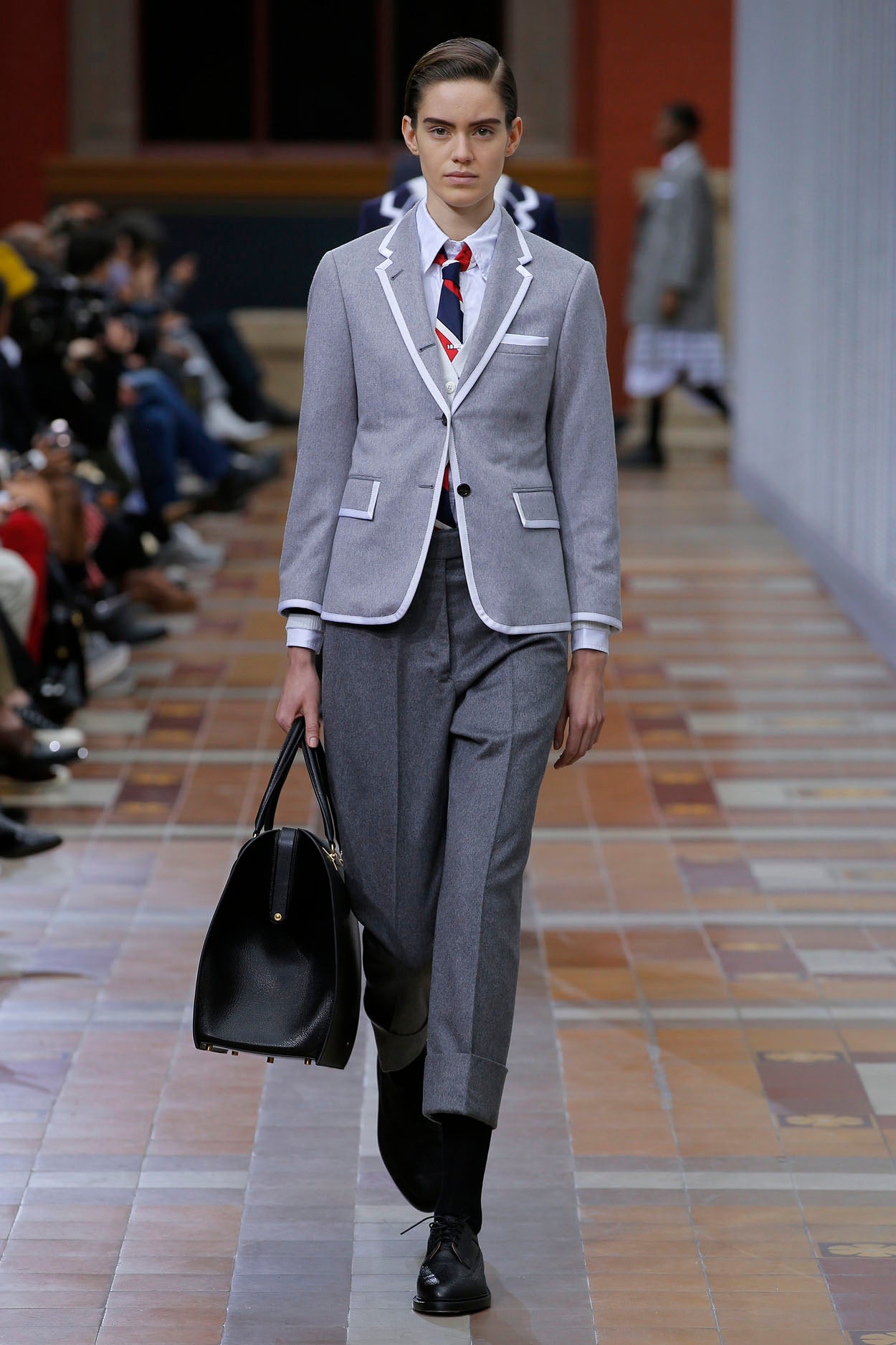 WOMENS FW 2019 RUNWAY - LOOK 24