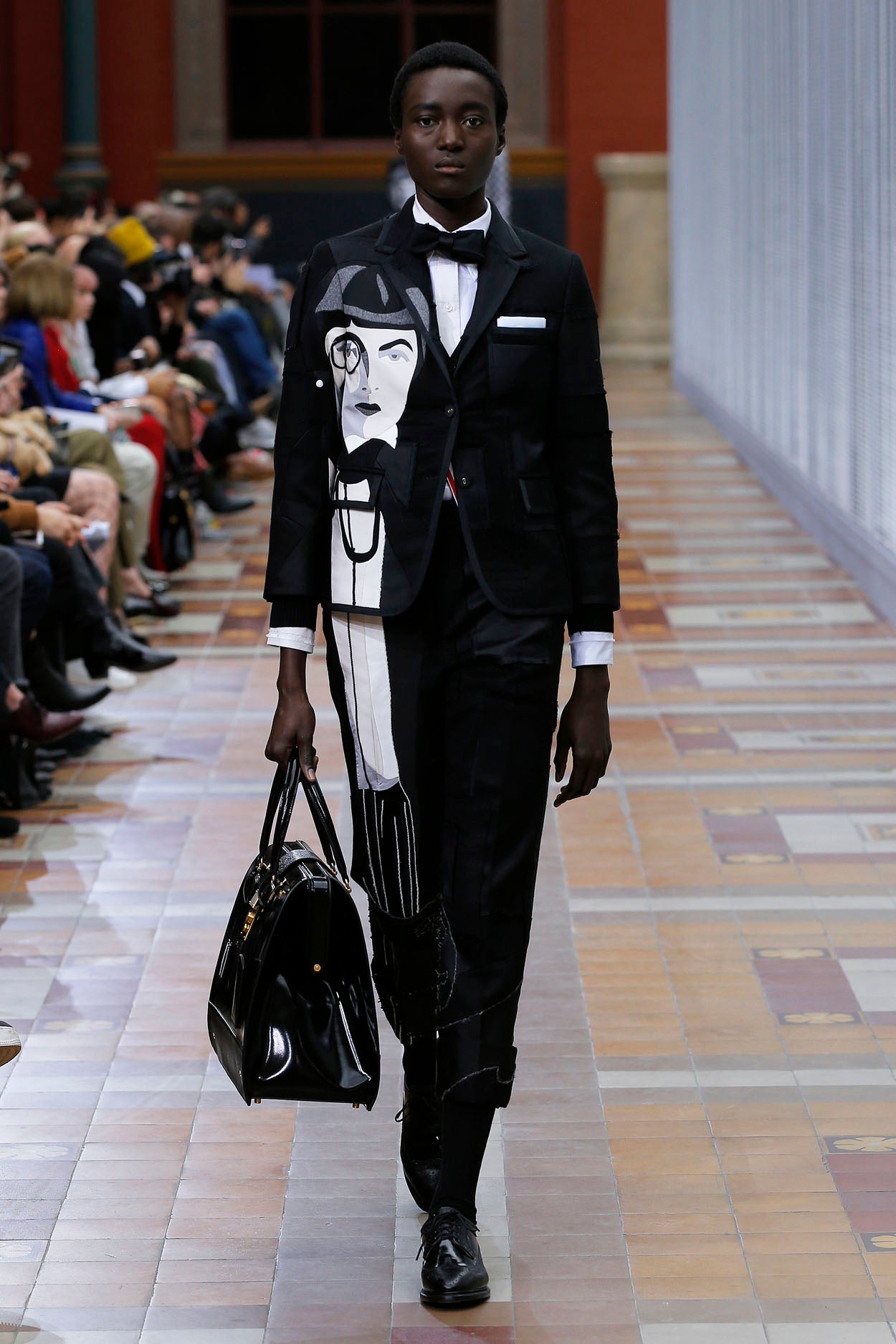 WOMENS FW 2019 RUNWAY - LOOK 54