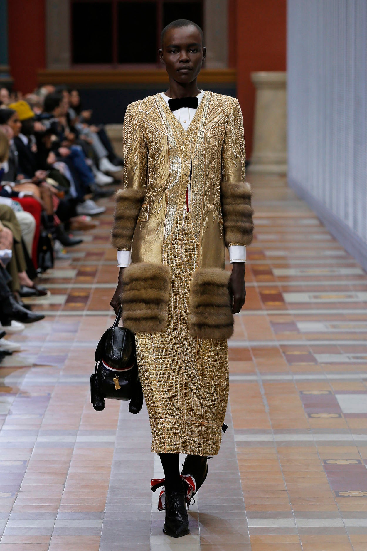 WOMENS FW 2019 RUNWAY - LOOK 57