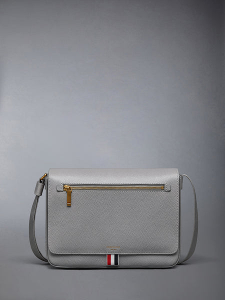 PEBBLE GRAIN REPORTER BAG
