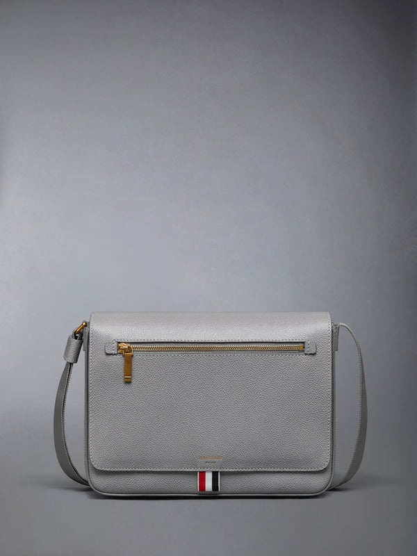 PEBBLE GRAIN REPORTER BAG