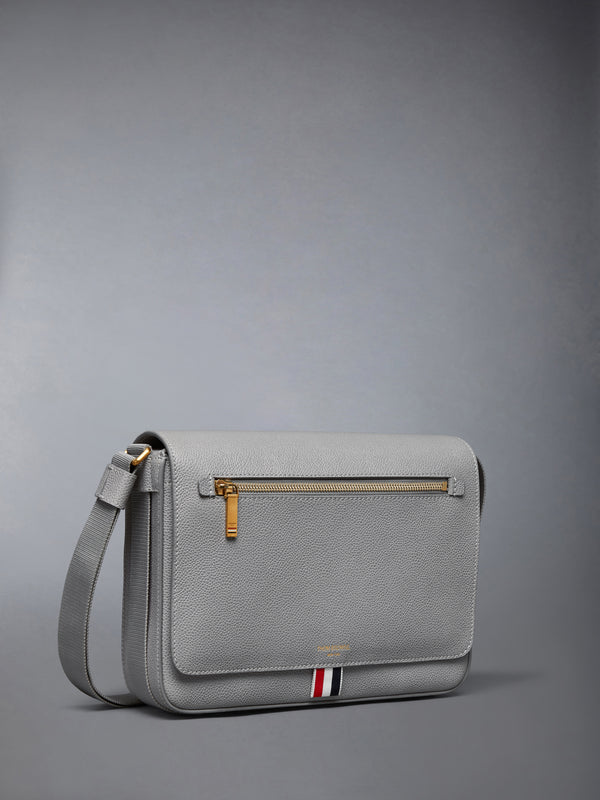PEBBLE GRAIN REPORTER BAG