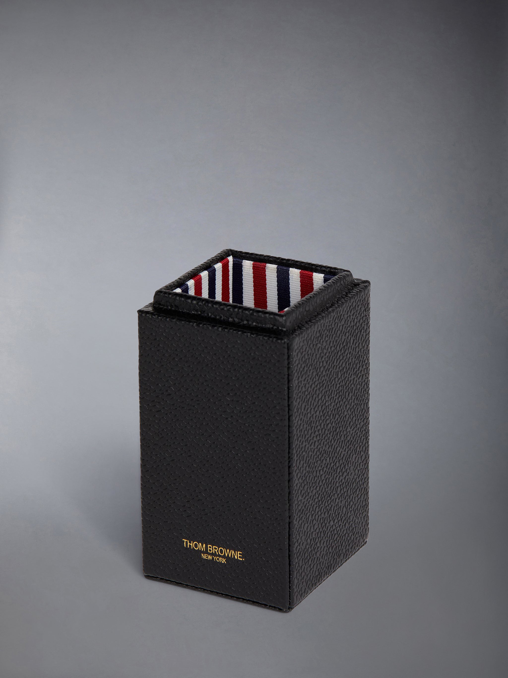 メンズ スモール レザーアイテム | Page 5 | Thom Browne