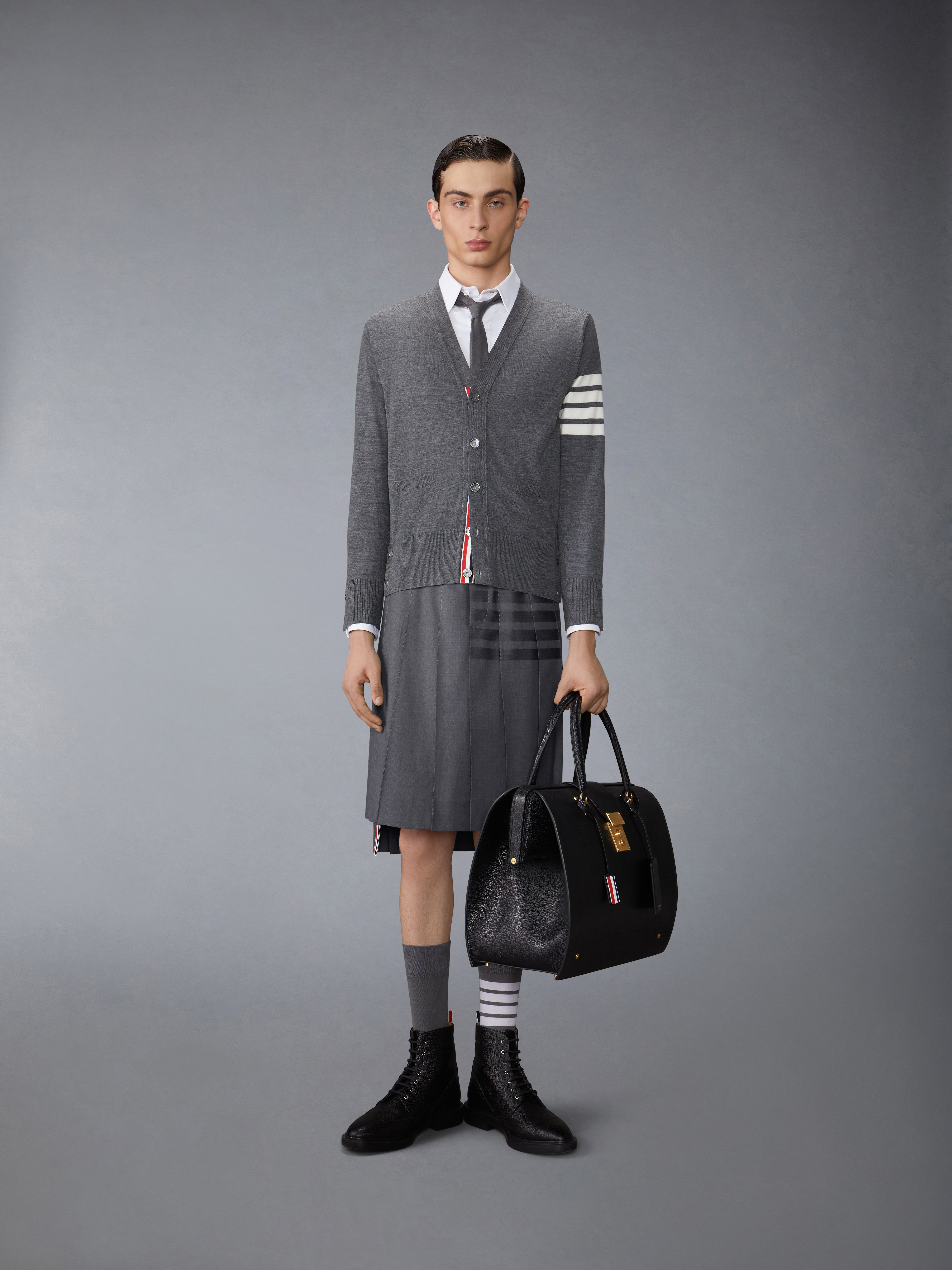 «トム・ブラウン»グレー プリーツスカート ボタン付き メンズ スカート | Thom Browne