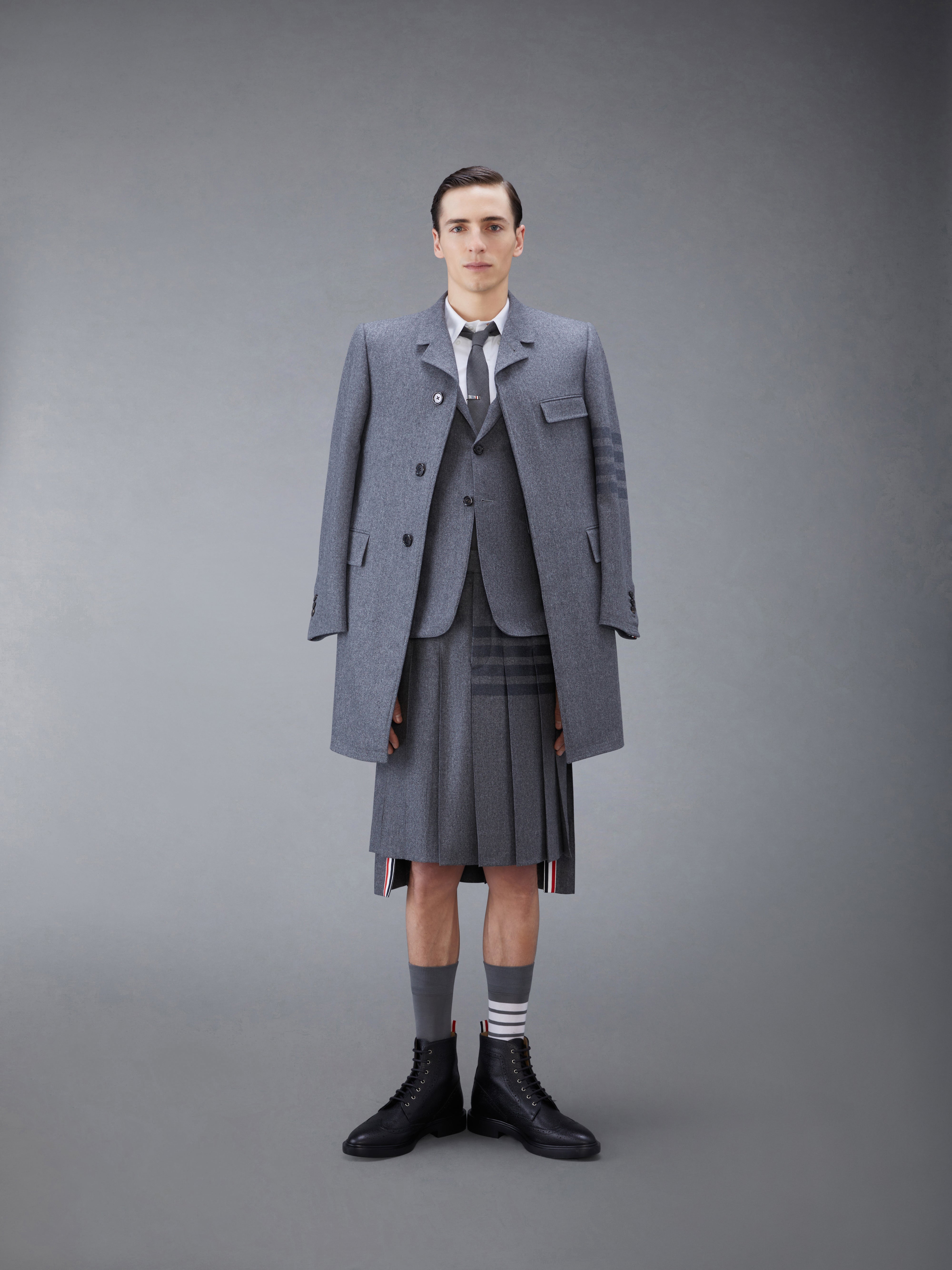 【THOM BROWNE】ミディ丈スカート ブラック ホワイト Pop Fields モチーフ ポプリンミディ丈