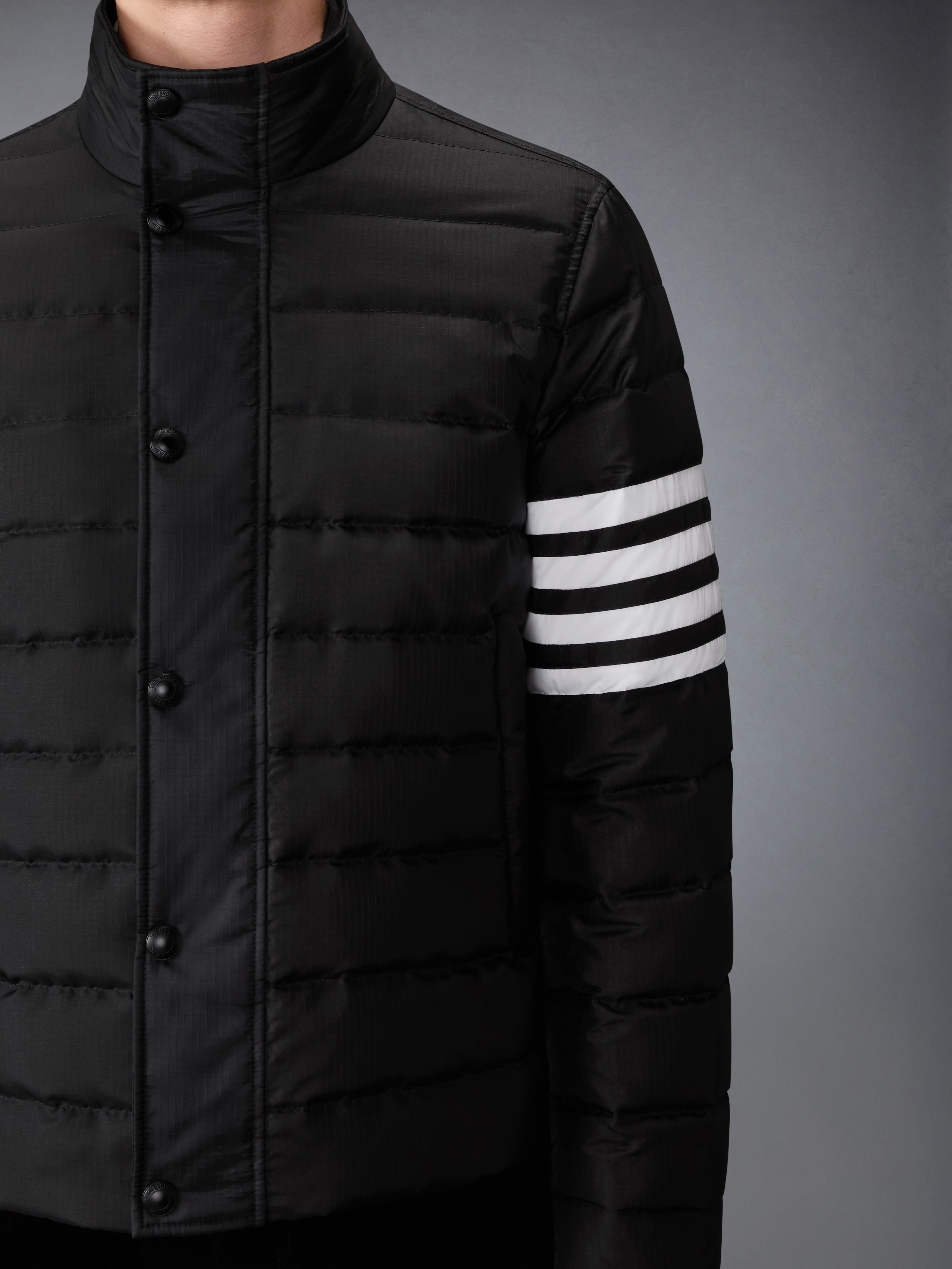 シャイニー リップ ストップ ライトウェイト ダウン 4-BAR ジャケット