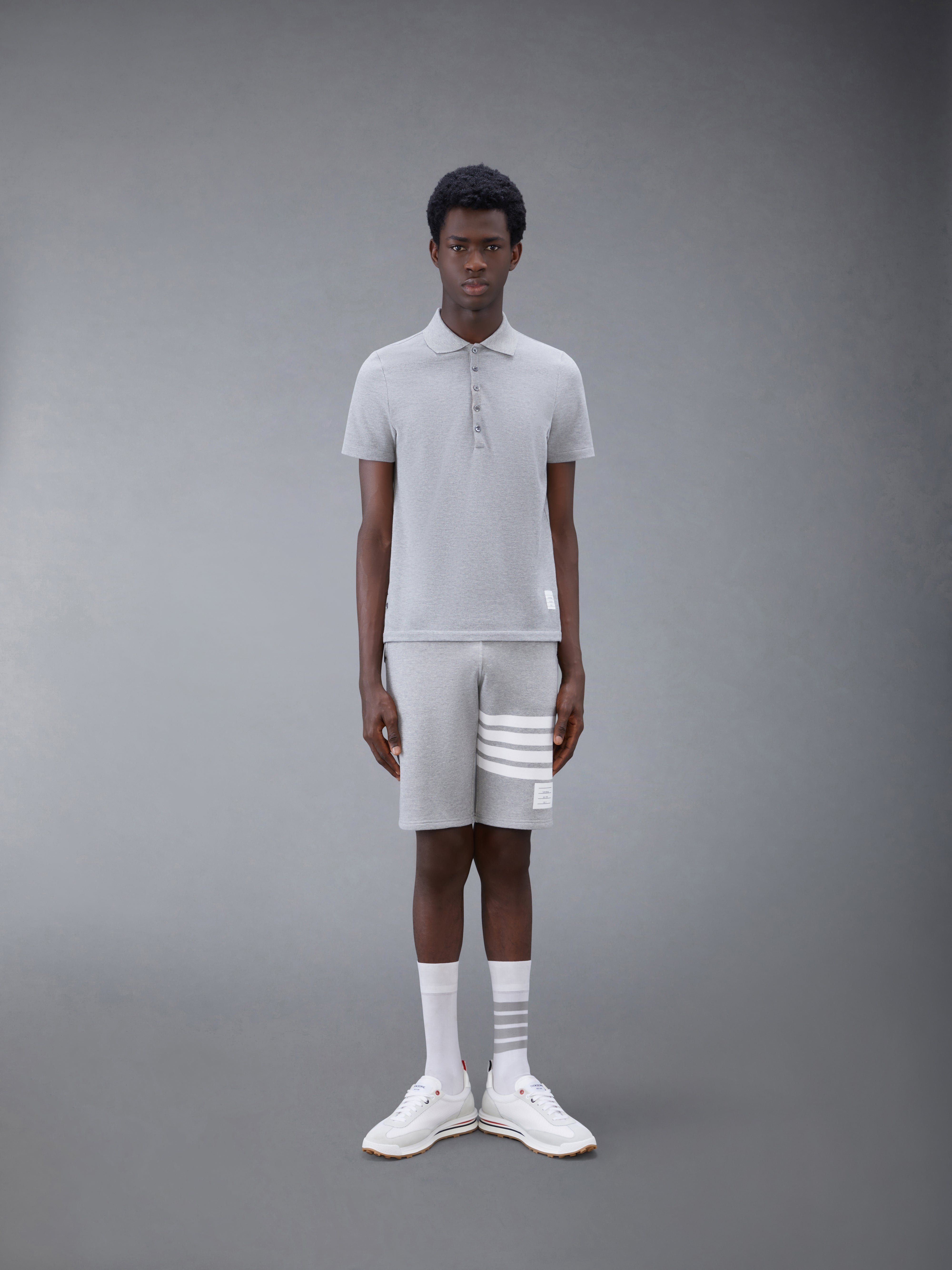 【美品】THOM BROWNE トレーナー スウェット グレー トリコロール THOM BROWNE トムブラウン BROWNE. トレーナー CLASSIC