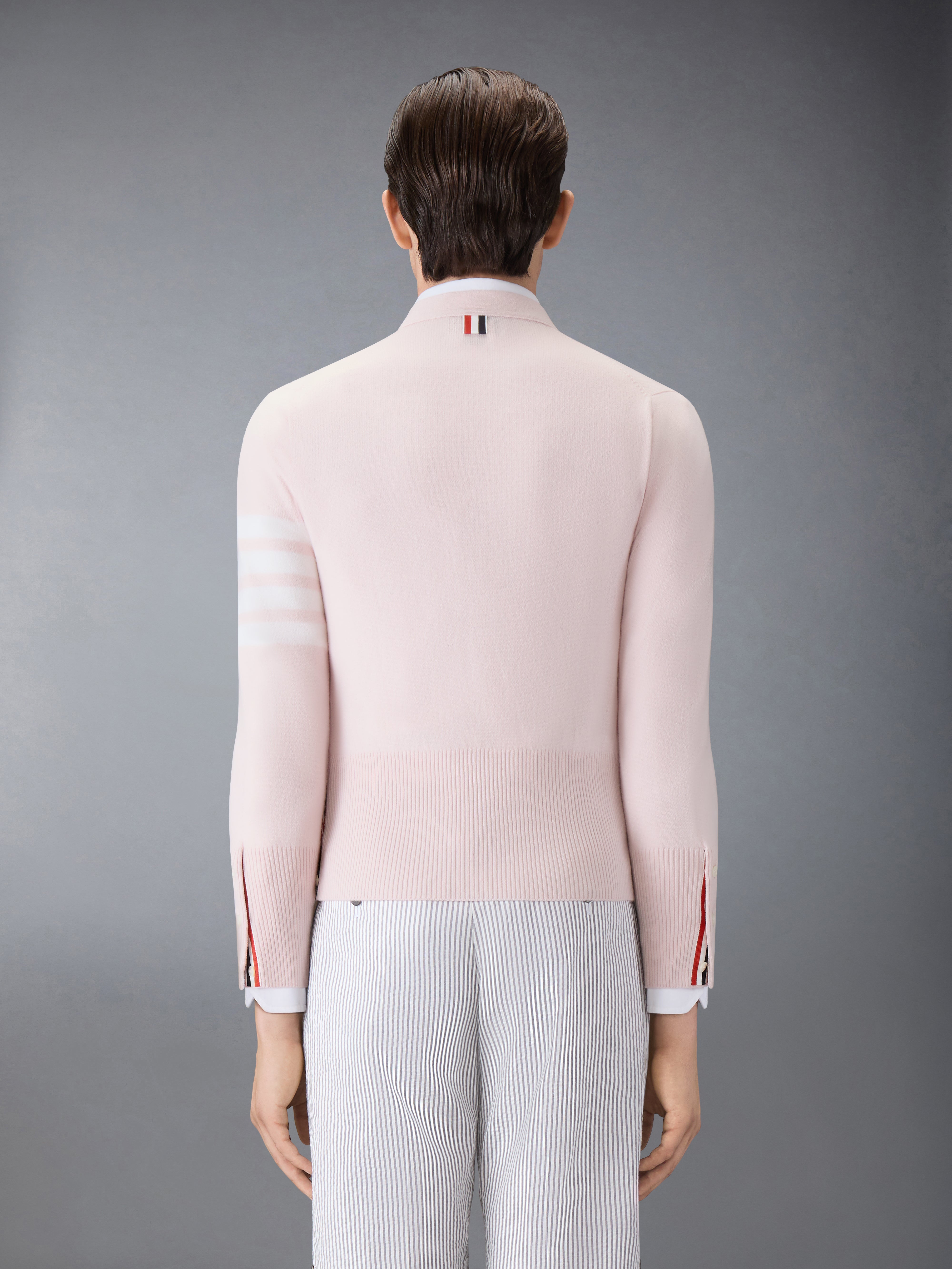THOM BROWNE クラシック カシミア グレー カーディガン サイズ2 クラシック カシミヤ 4BAR クルーネック カーディガン | Thom Browne