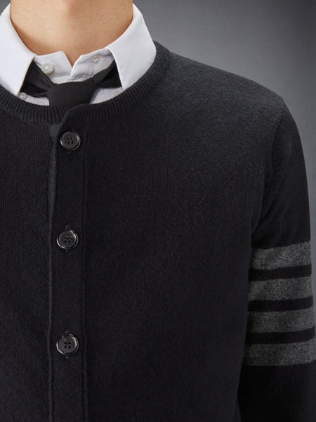 CASHMERE CLASSIC CREW NECK 4-BAR CARDIGAN