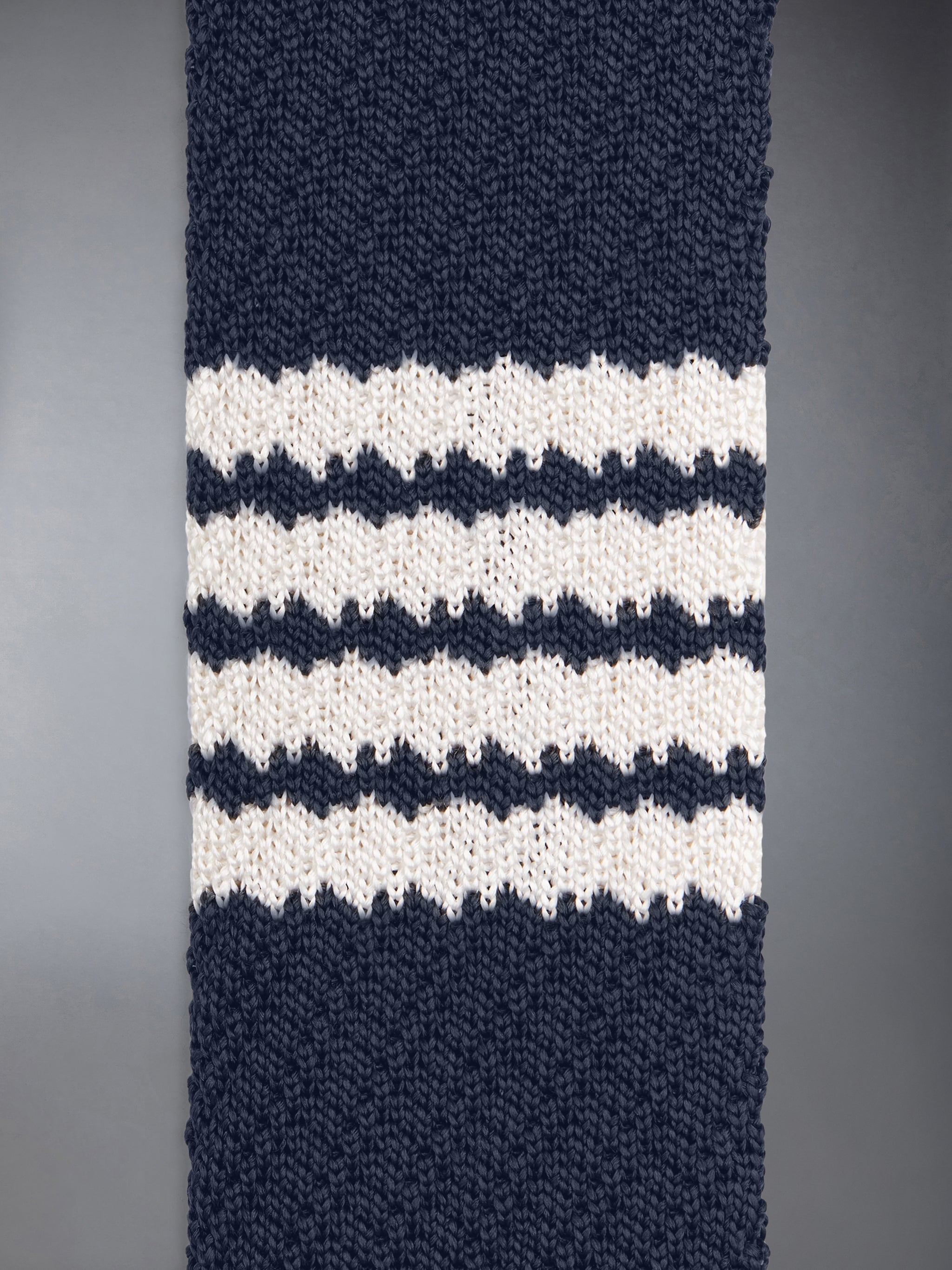 Thom Browne 4BAR 高級ウールニットタイ Wool 4 Bar Pullover | Thom Browne