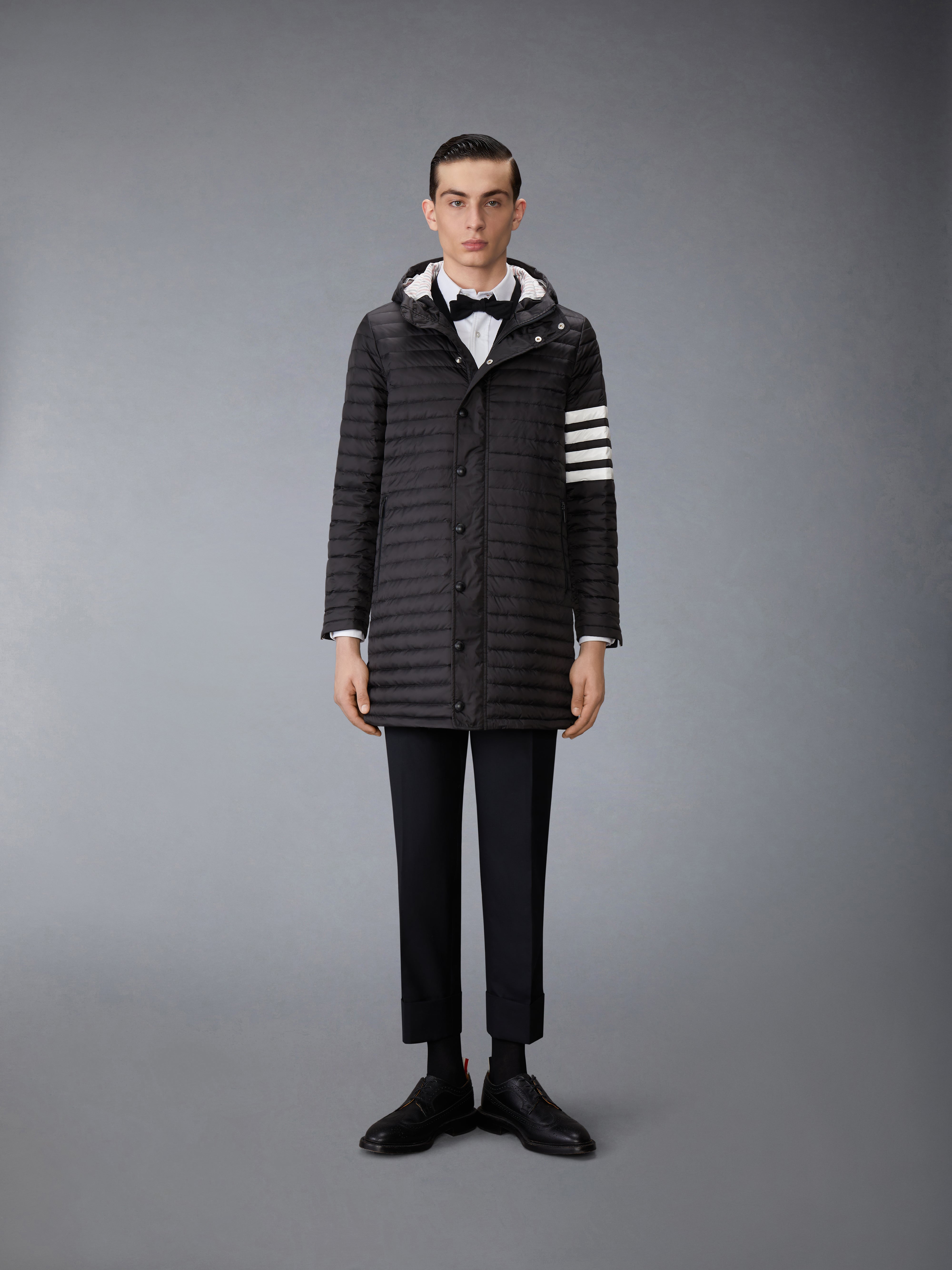 【uu】THOM BROWNE.マットナイロン 4BAR ダウンジャケット マット仕上げナイロンダウンフィル 4バーフードコート | Thom Browne