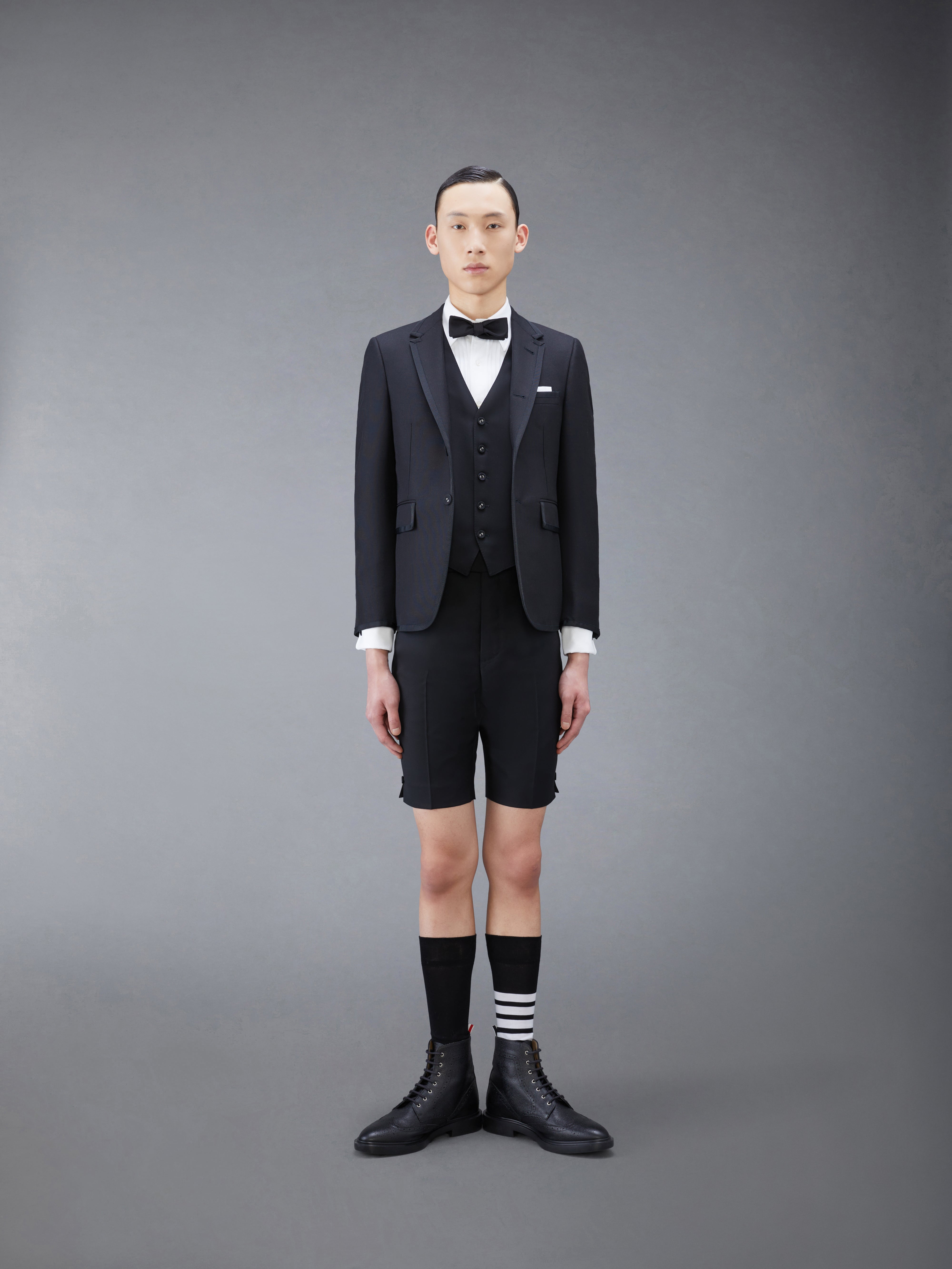 トムブラウン スーツ ハイアームホールタイプ チャコール ネクタイ付き