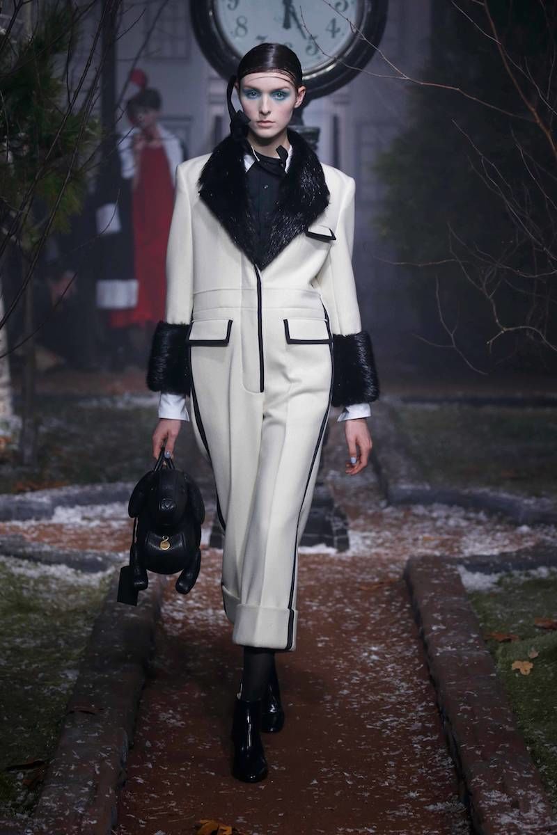 2016 가을 겨울 여성복 런웨이 - LOOK 17