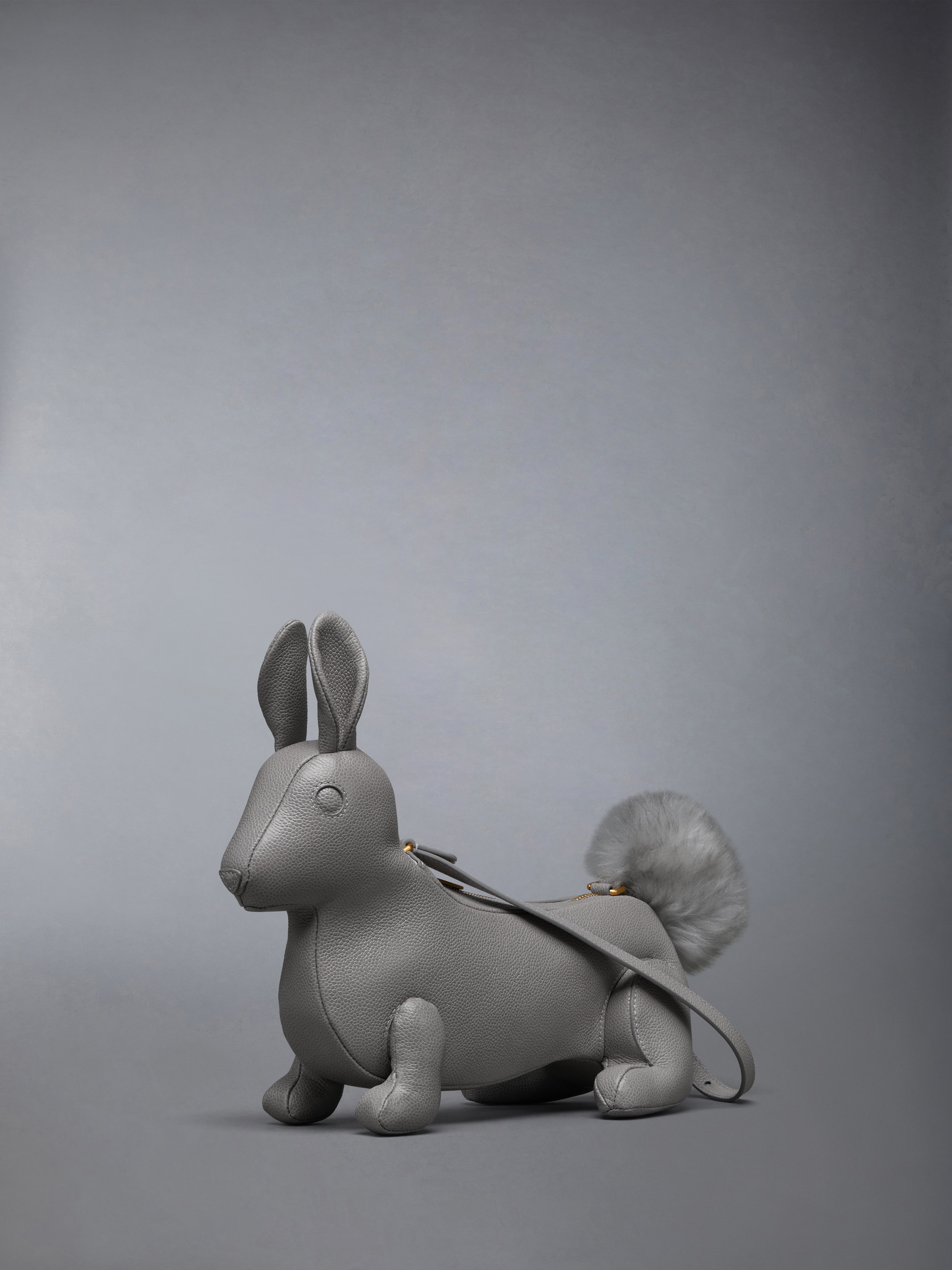 ペブル グレイン ラビット バッグ | Thom Browne