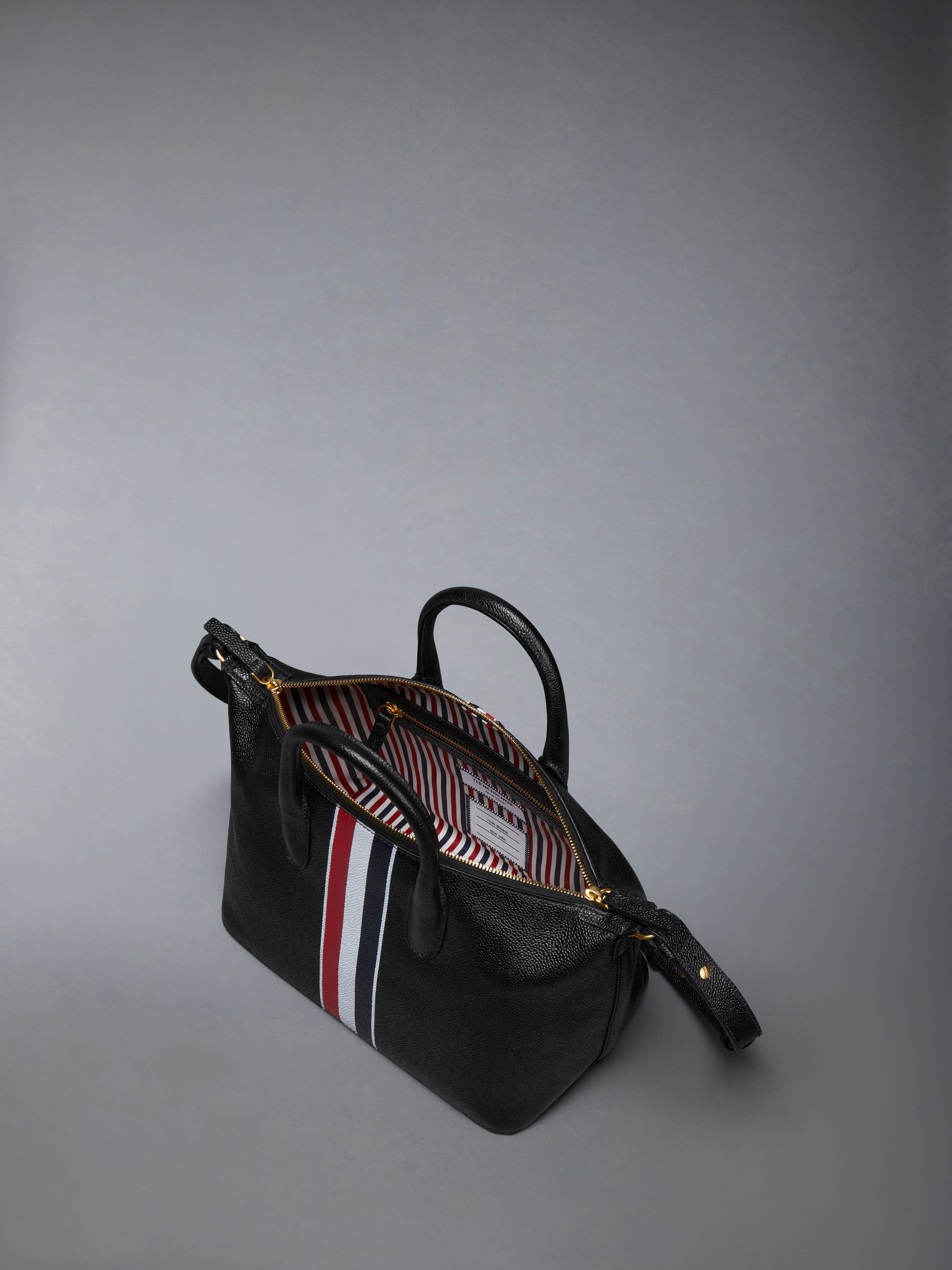 【VIP価格】THOM BROWNE Small Duffle Handbag Thom Browne Small Leather Duffle Bag | Black | FARFETCH