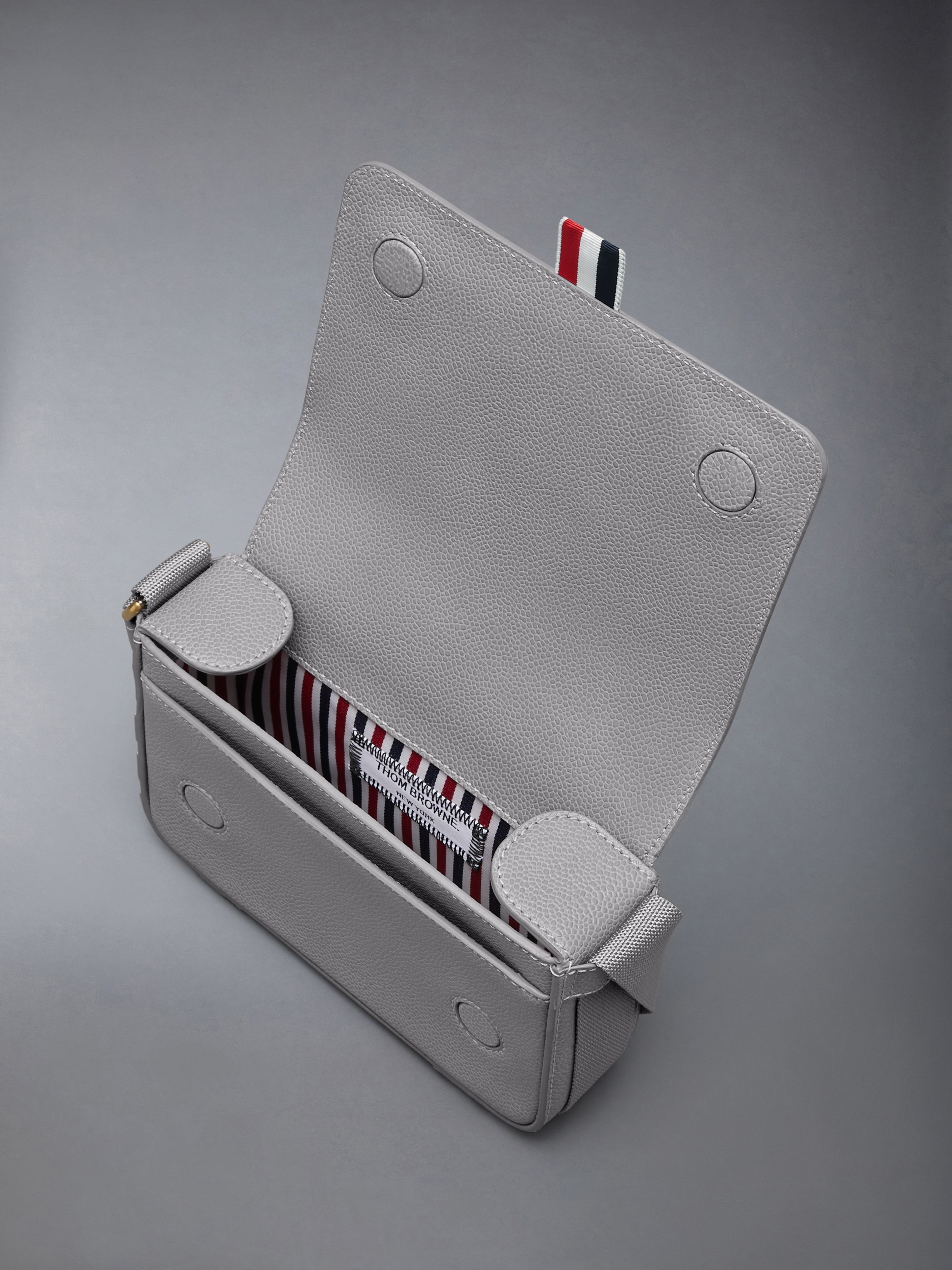 ペブルグレイン 4-BAR スモール リポーターバッグ | Thom Browne