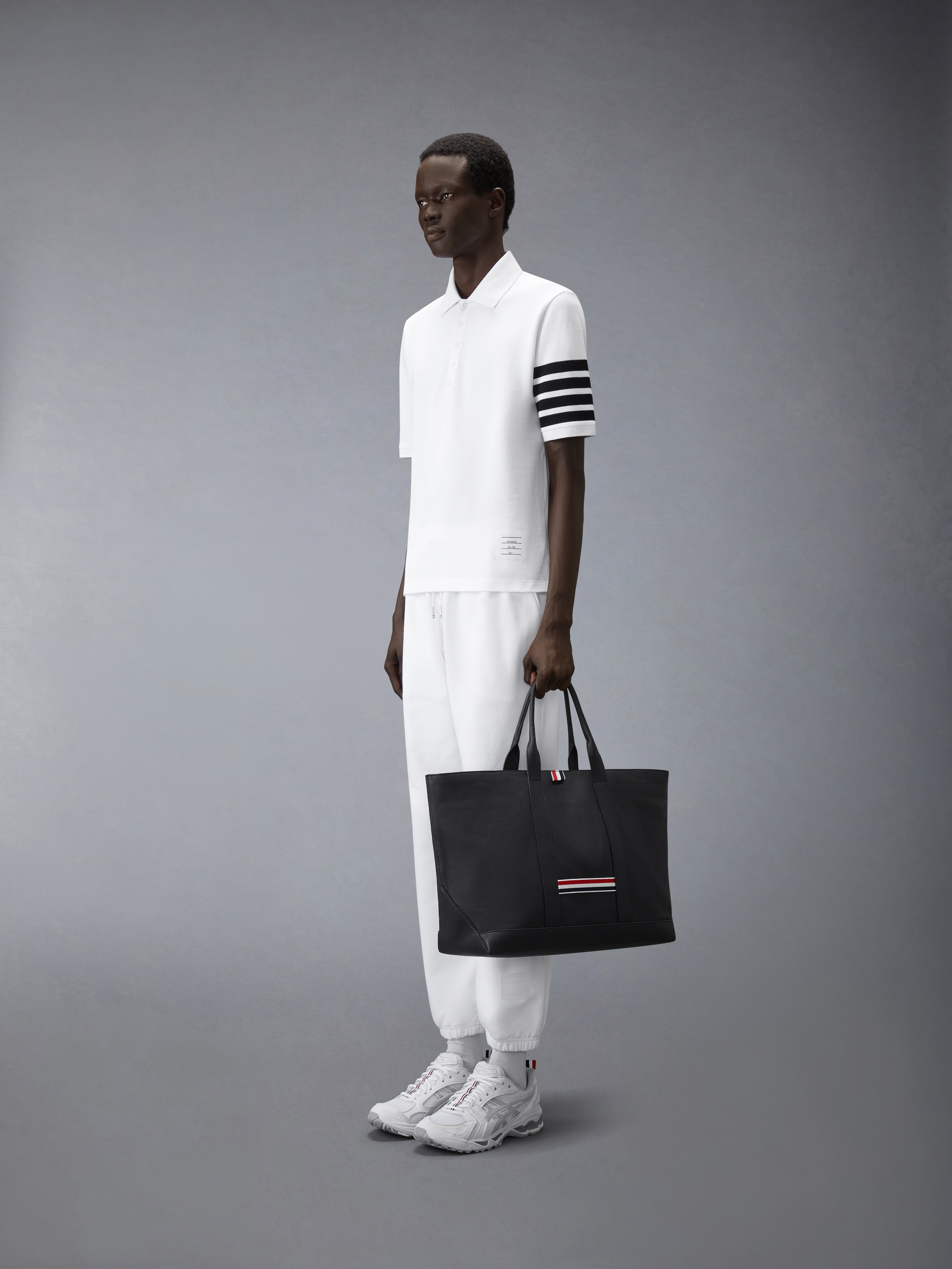 Medium Tool Tote In Soft Pebble Grain Leather | Thom Browne