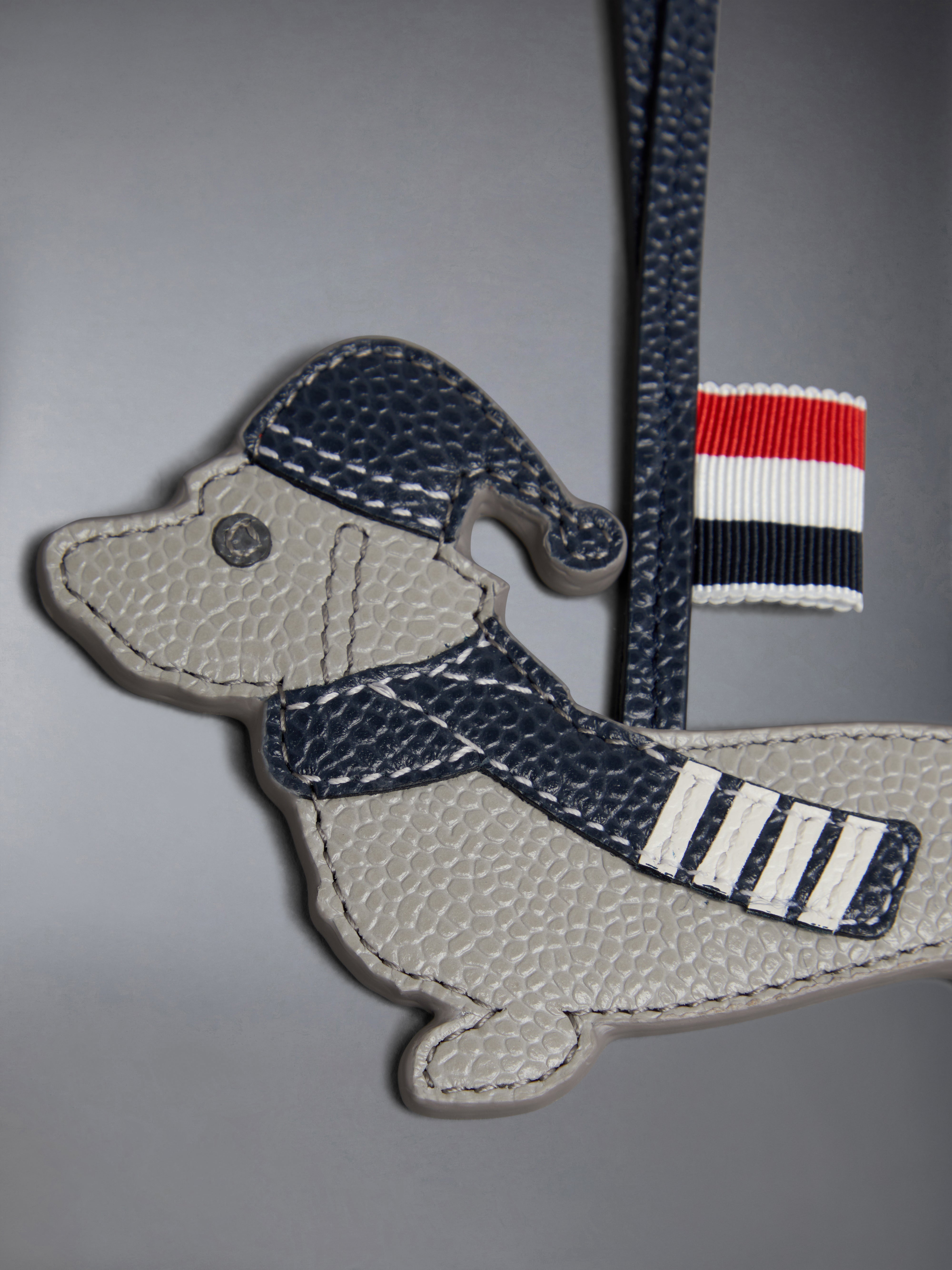 THOM BROWNE トムブラウン キーホルダー キーチェーン ヘクター トム ブラウン24年クリスマス、犬の「ヘクター」立体コインポーチや