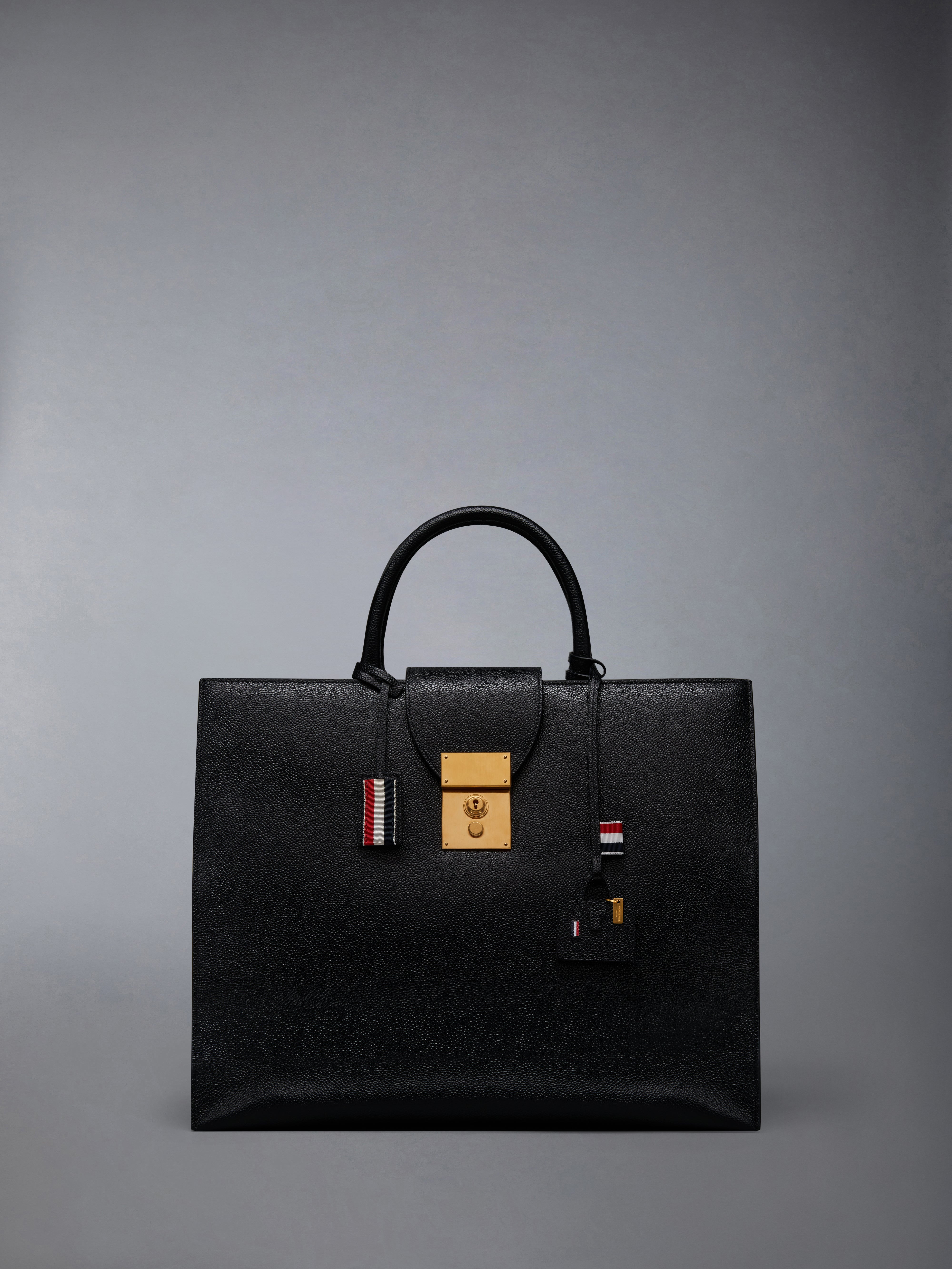 ▲THOM BROWNE▲レザー キーホルダー バッグチャーム MR. THOM UAM063A-00198-001_V1.jpg?v=